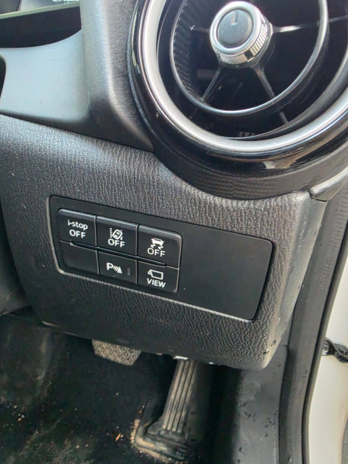Car photo 11