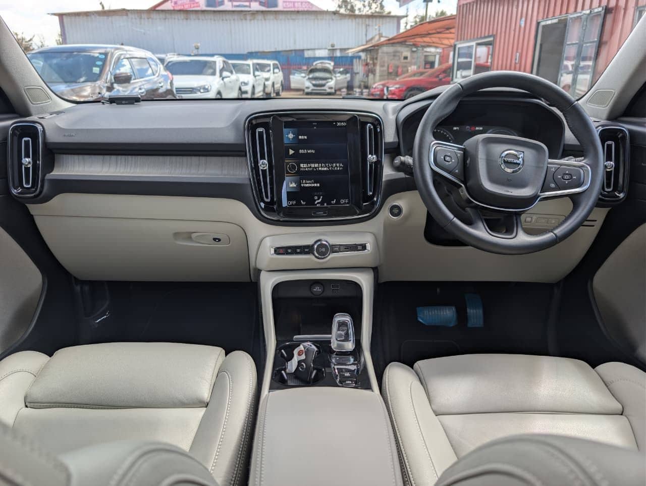 Car photo 9