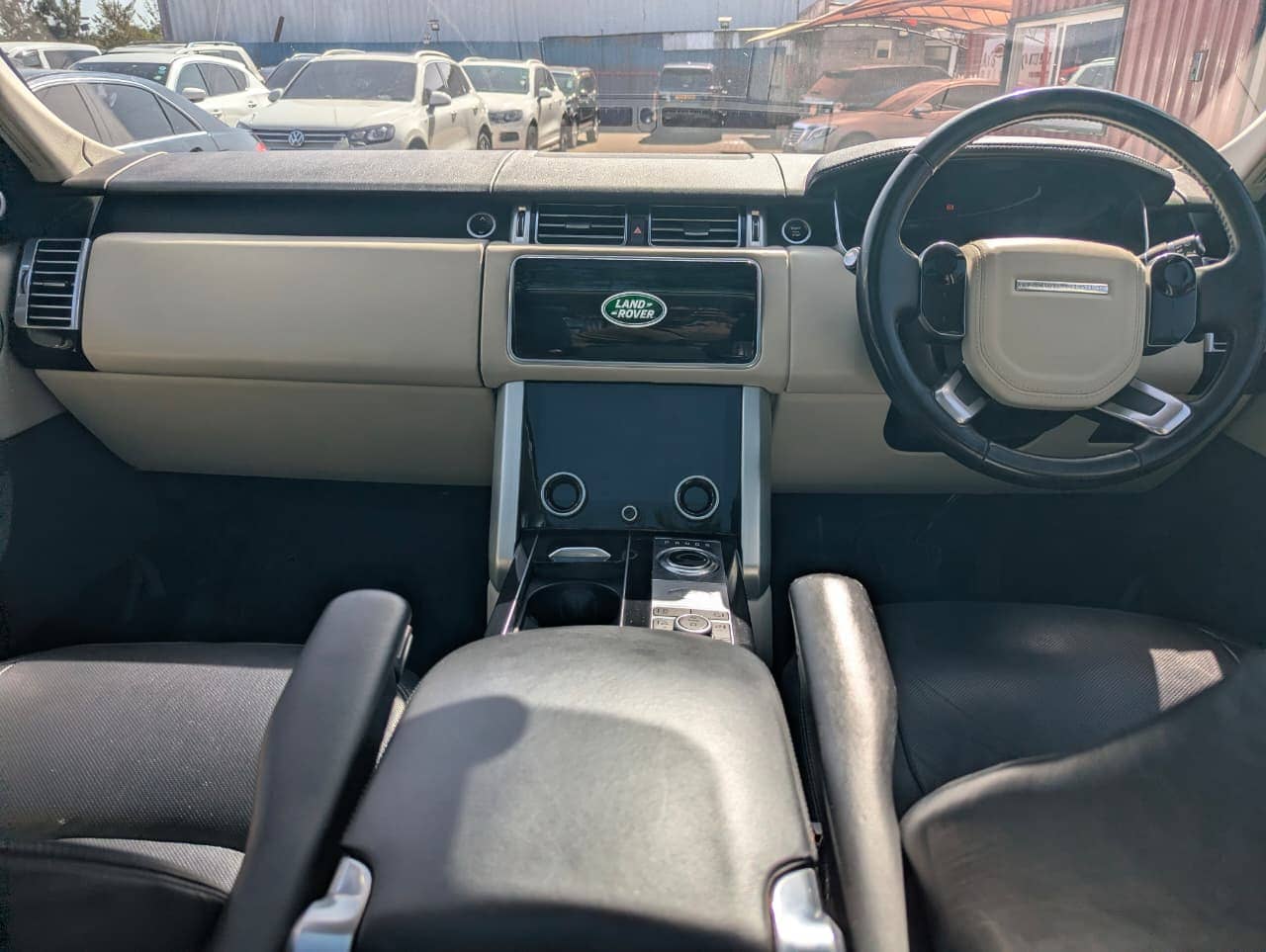 Car photo 8