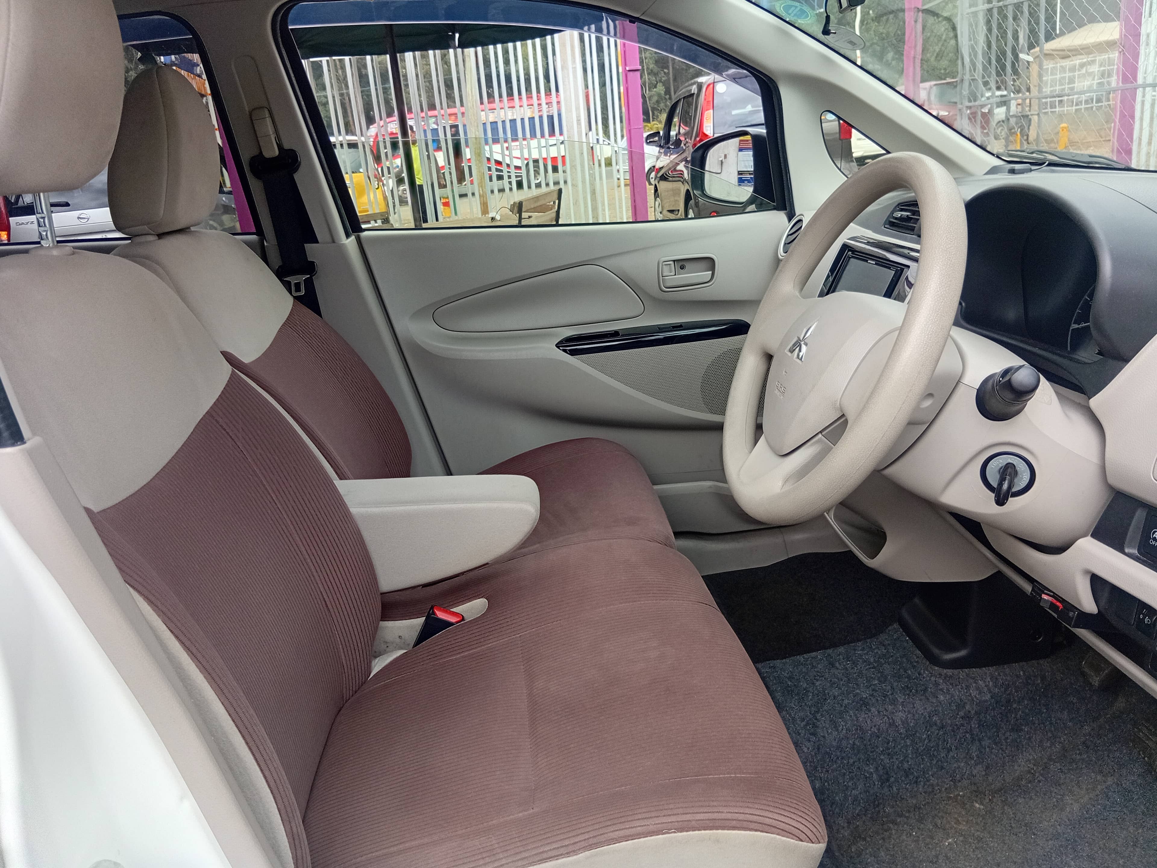 Car photo 5