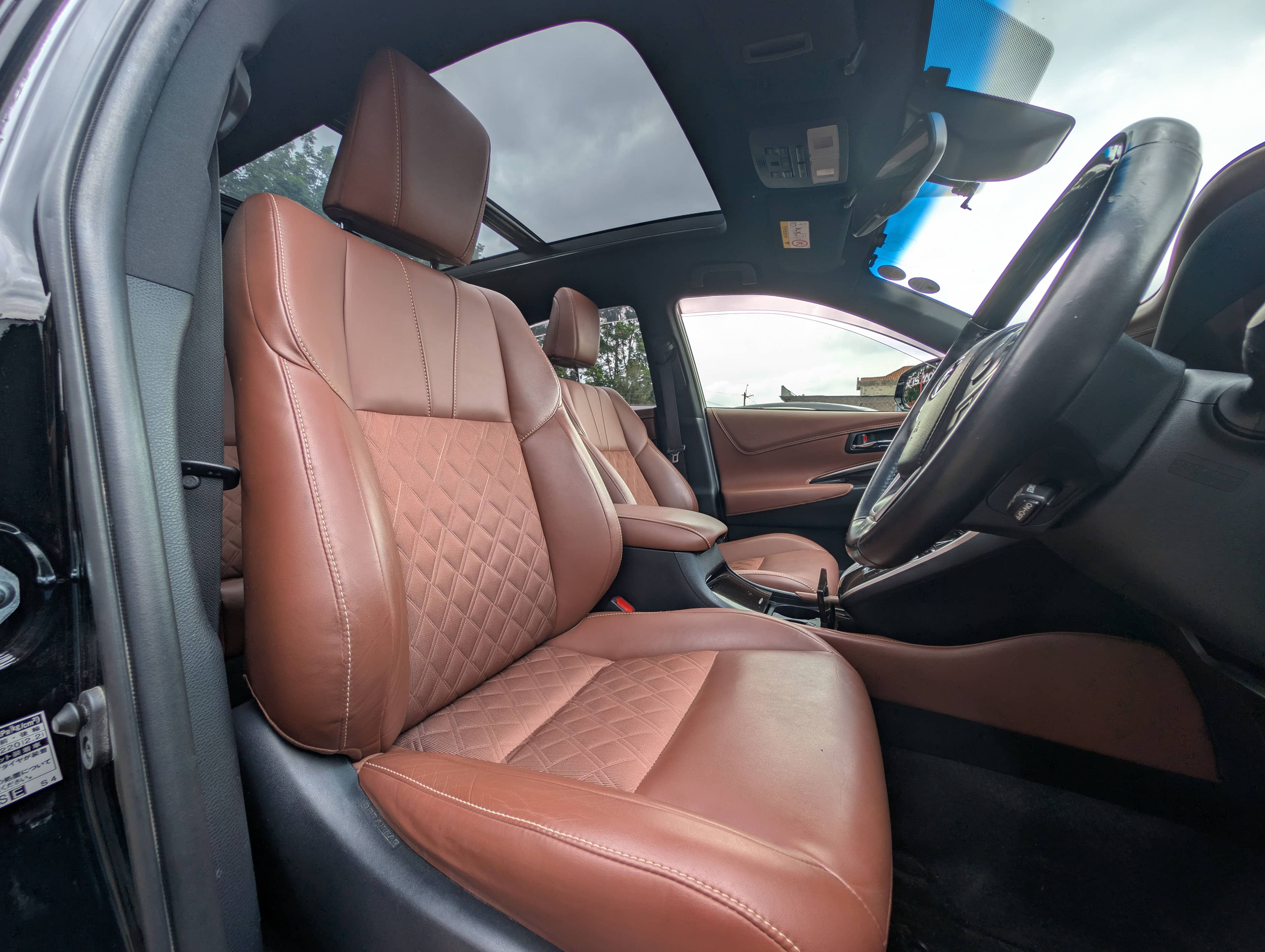Car photo 8