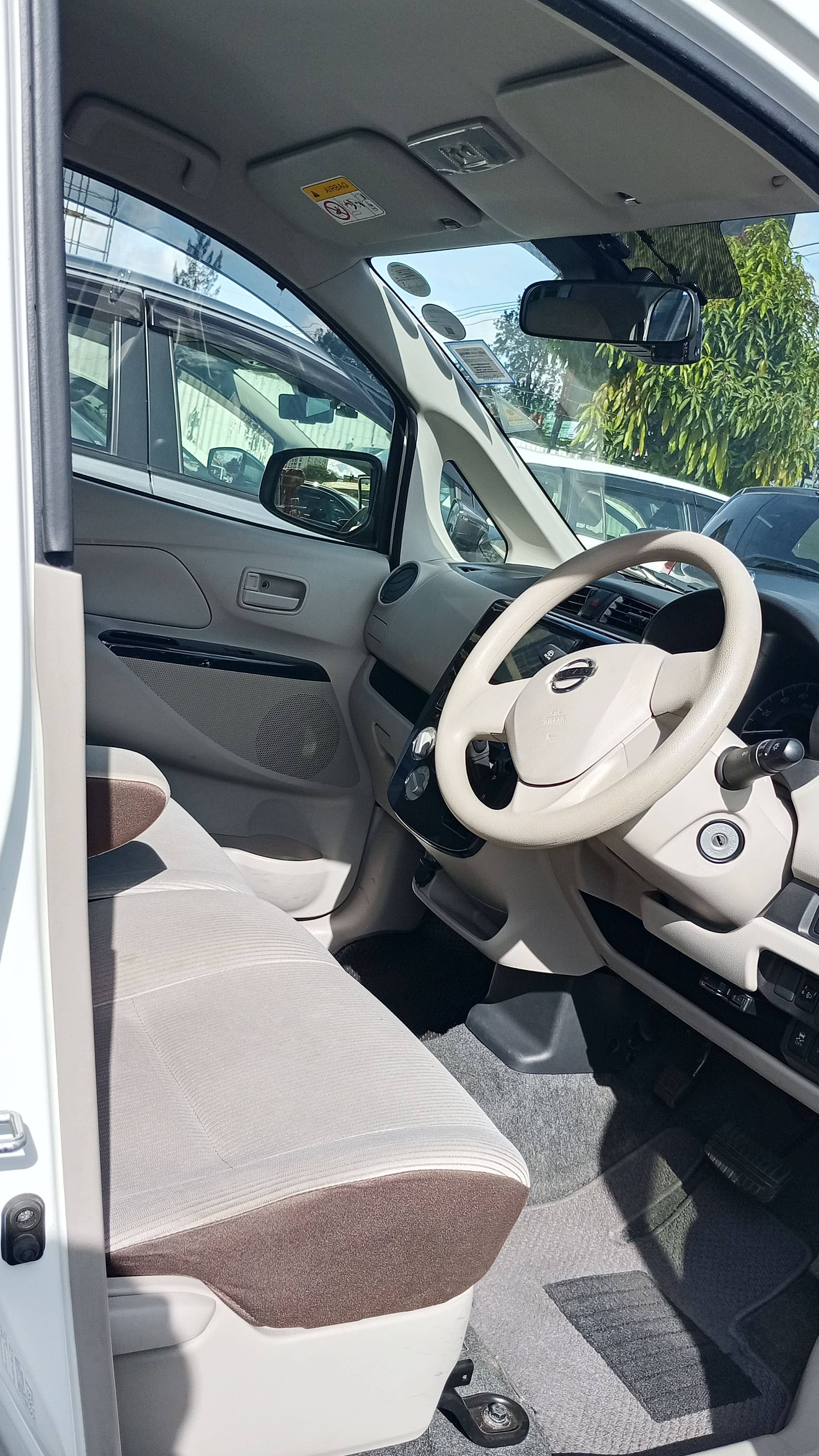 Car photo 3