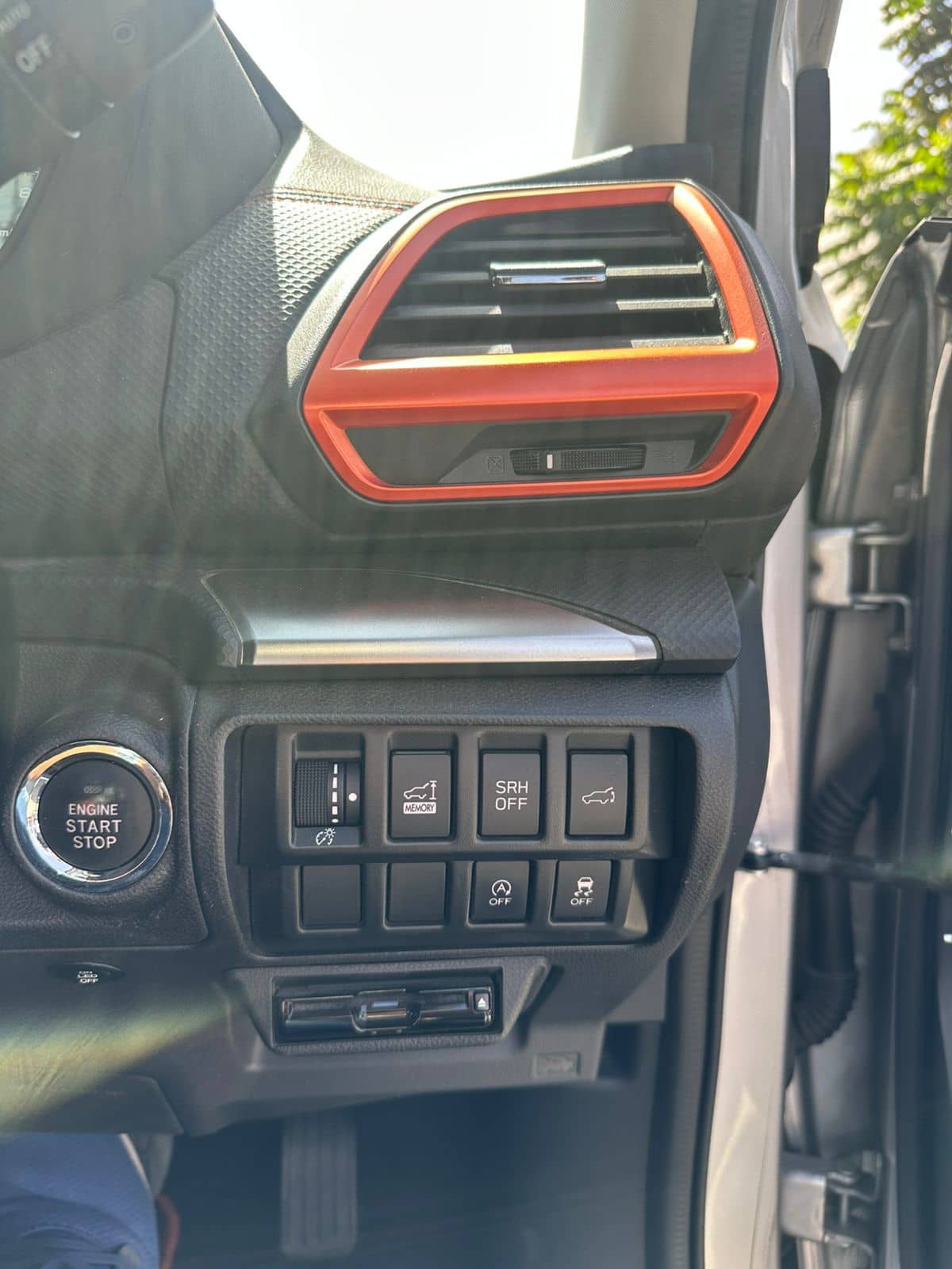 Car photo 6