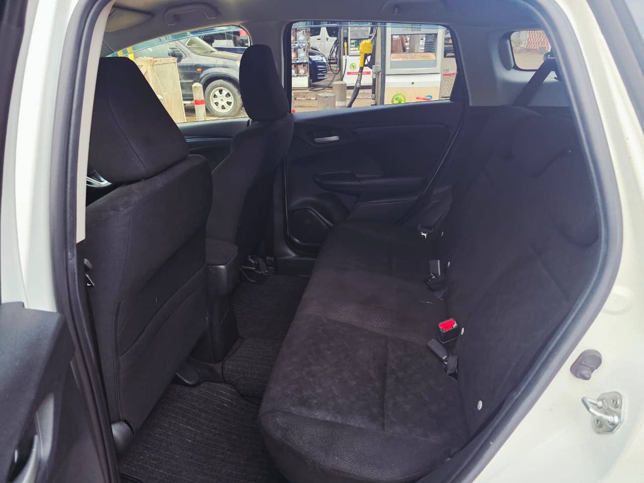 Car photo 10