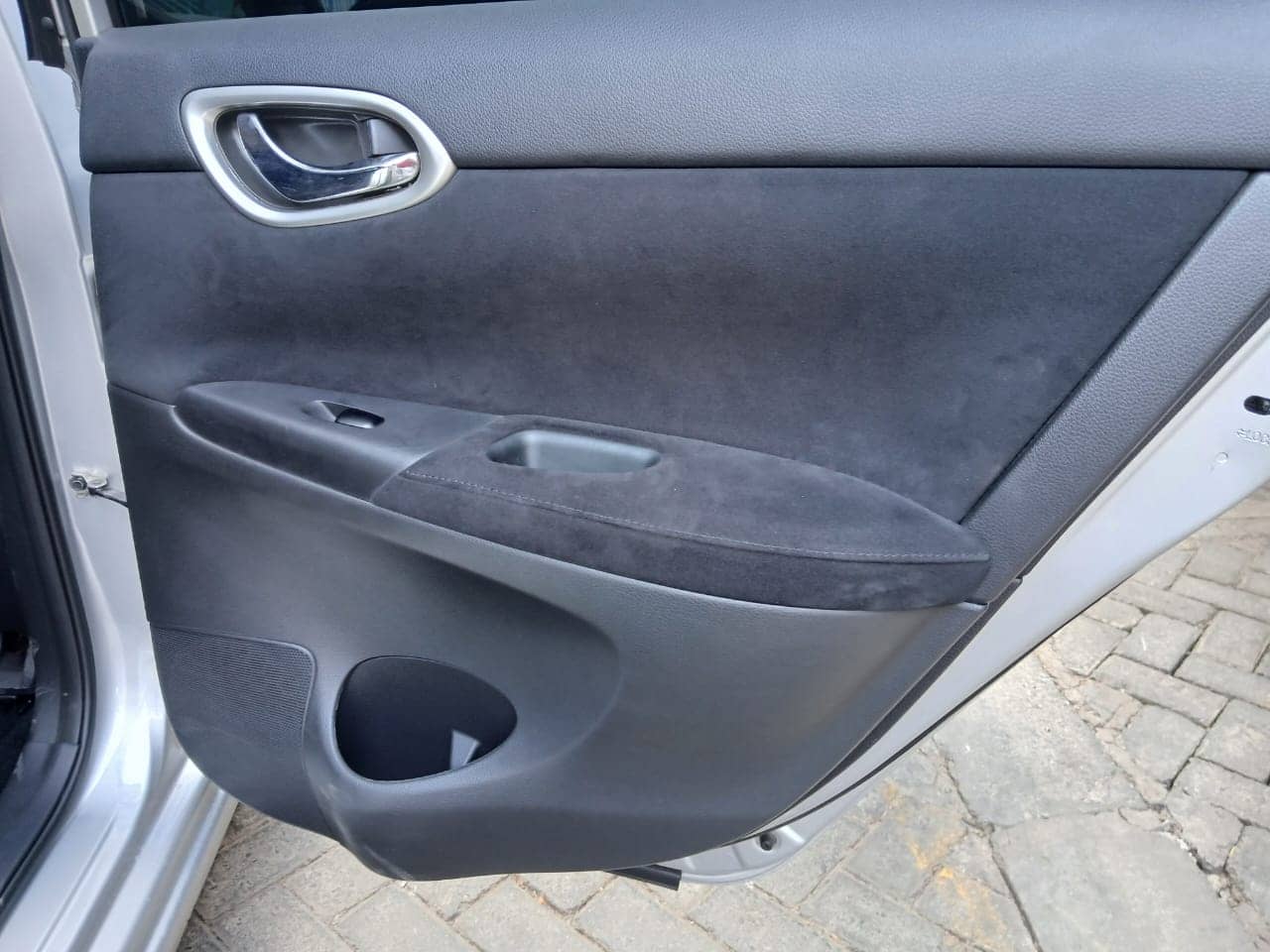 Car photo 9
