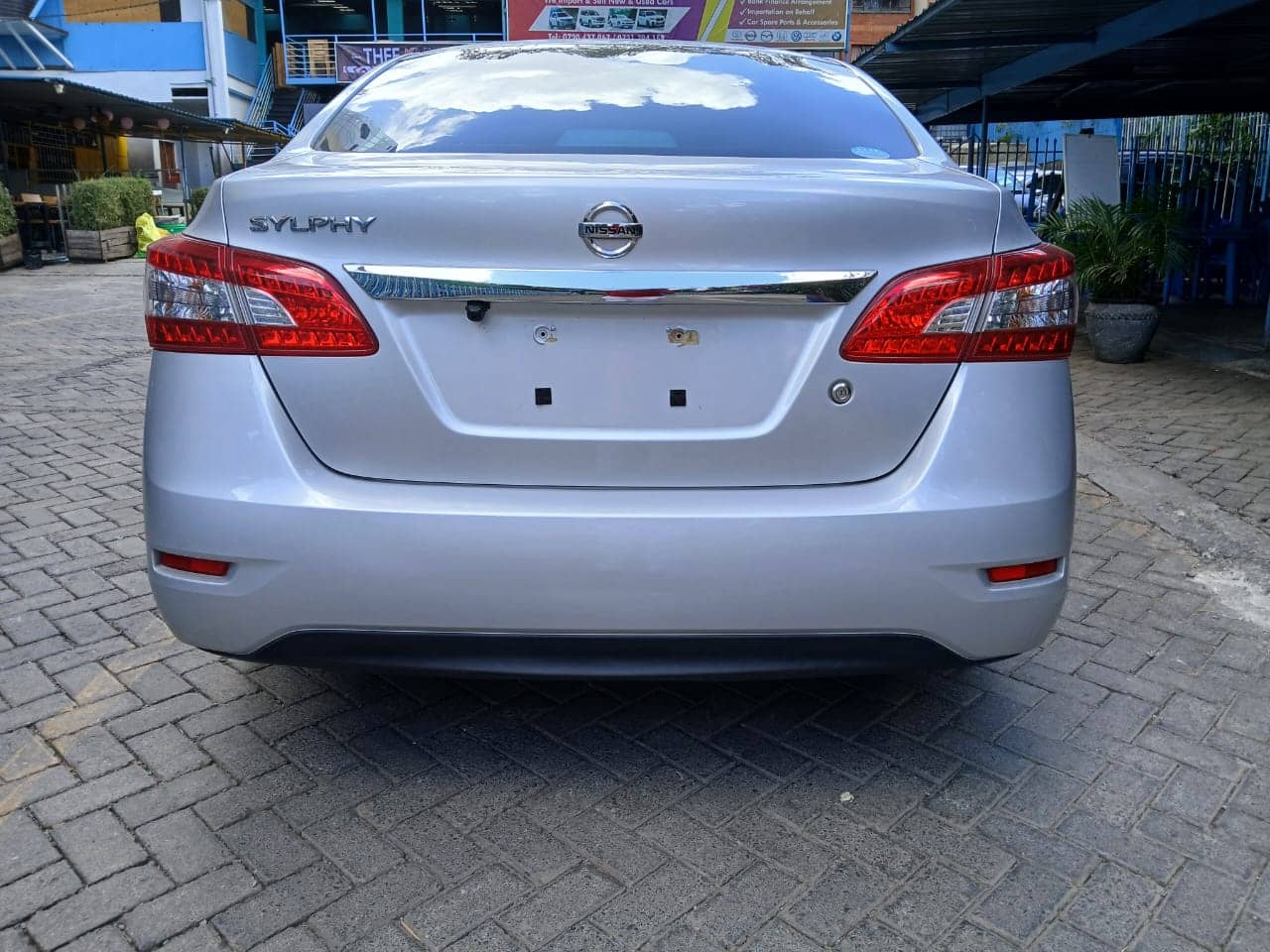 Car photo 6
