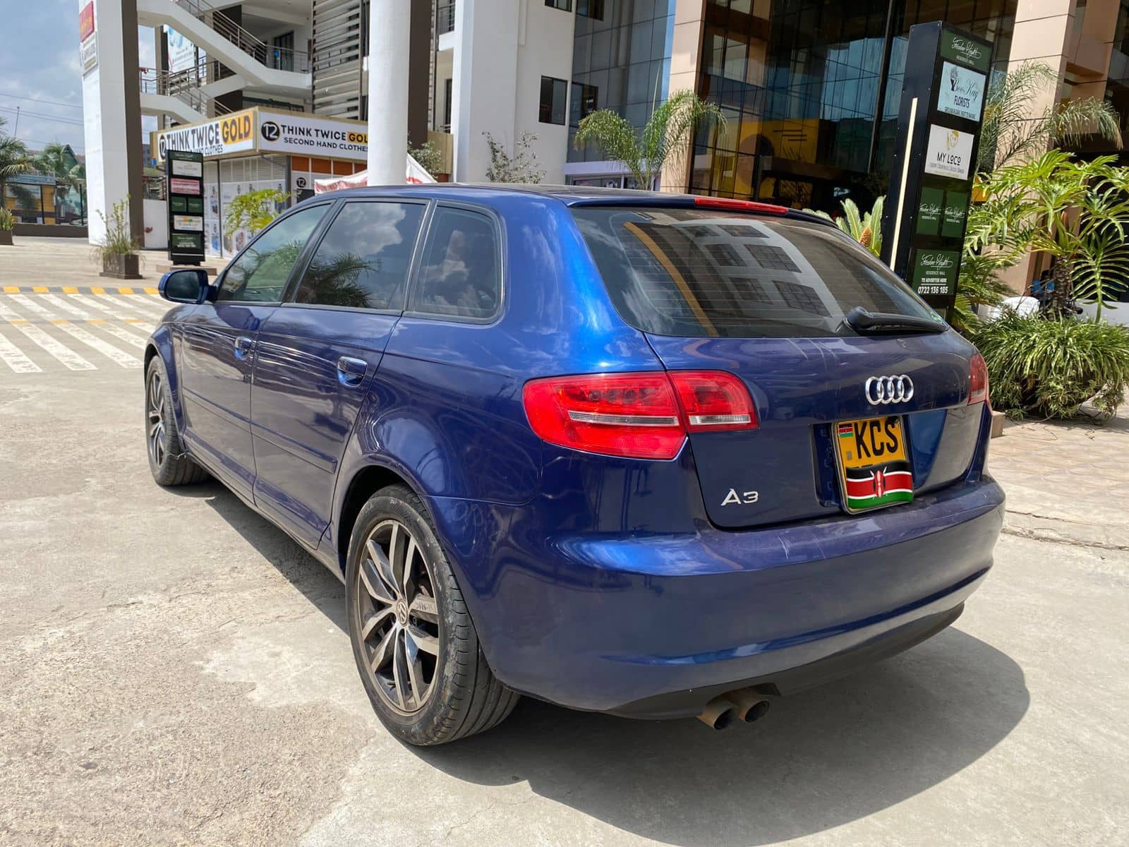 Car photo 6