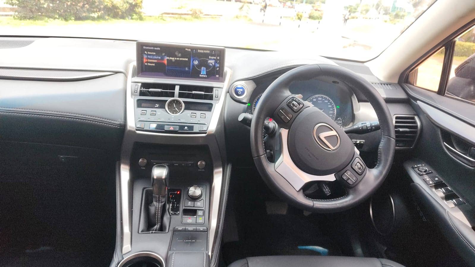 Car photo 10