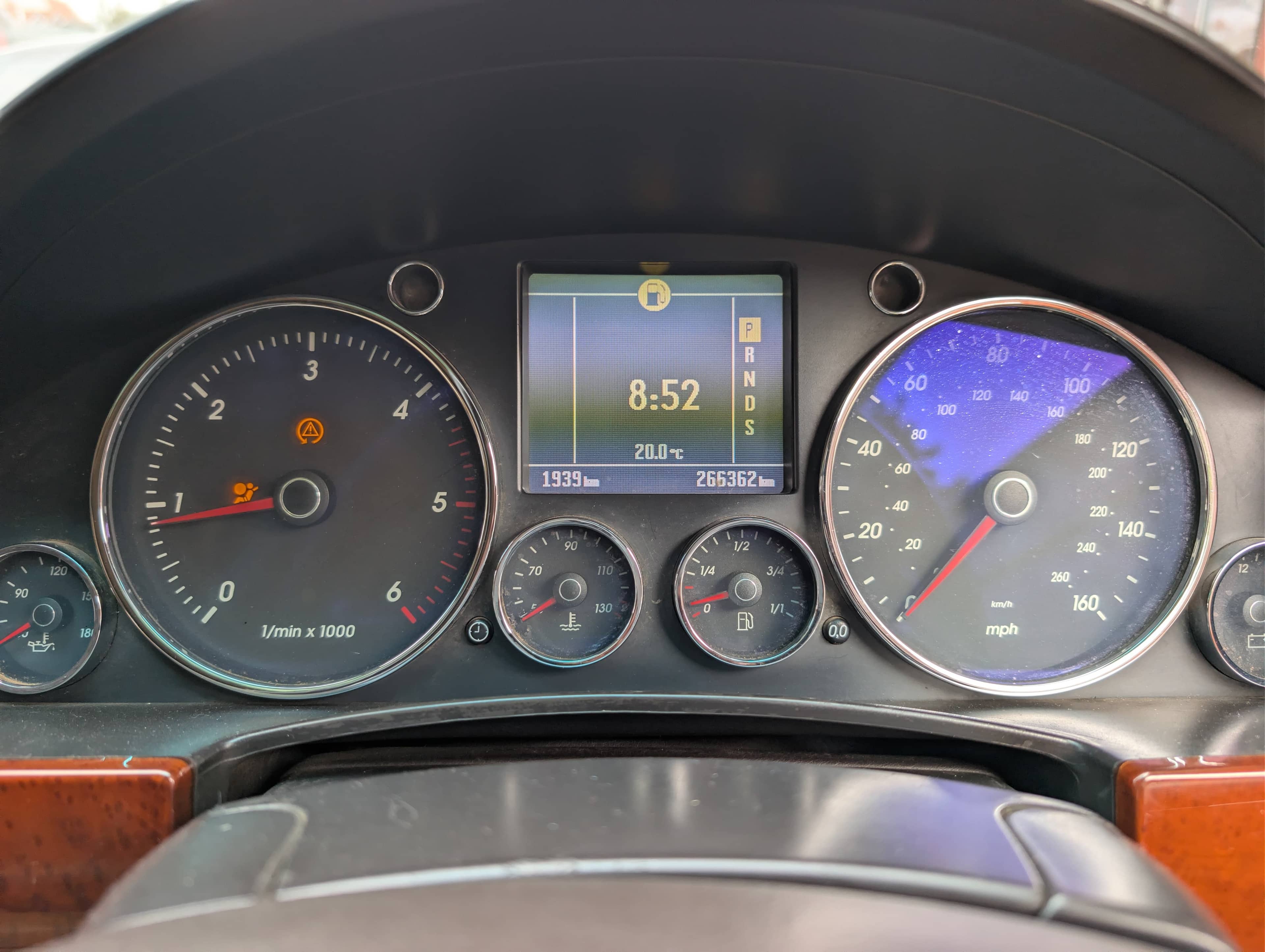 Car photo 10