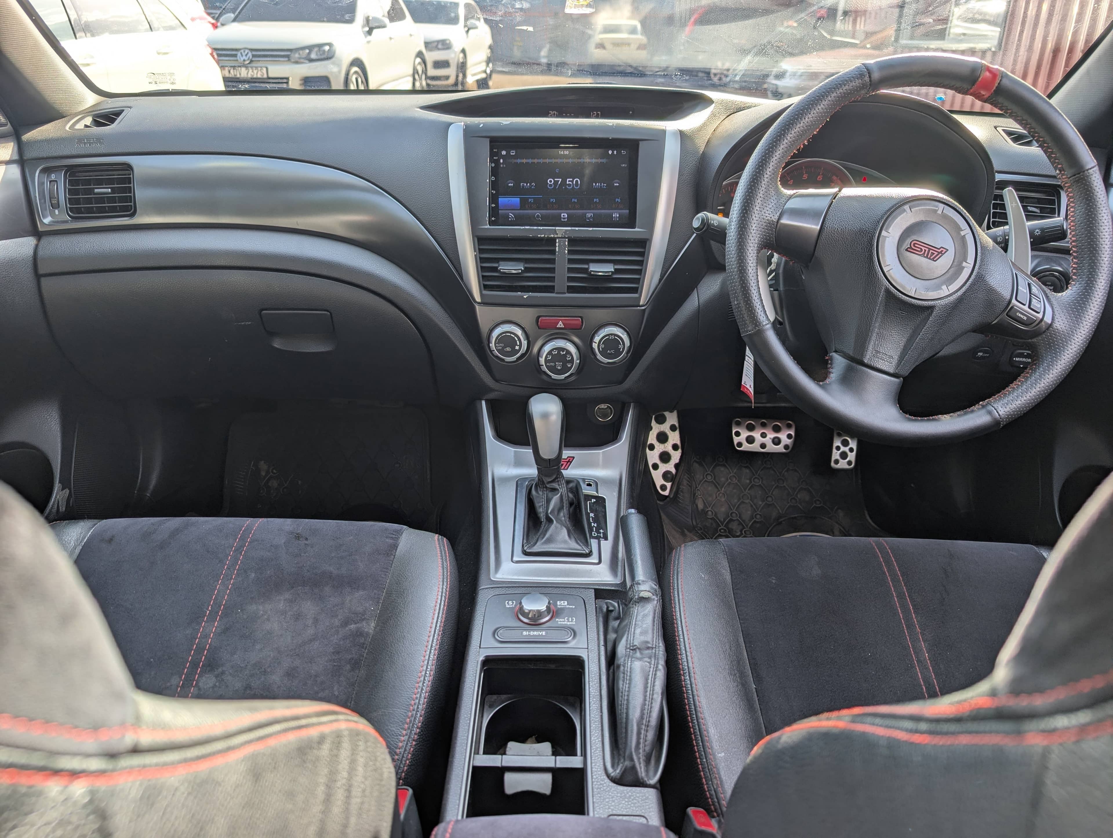Car photo 9