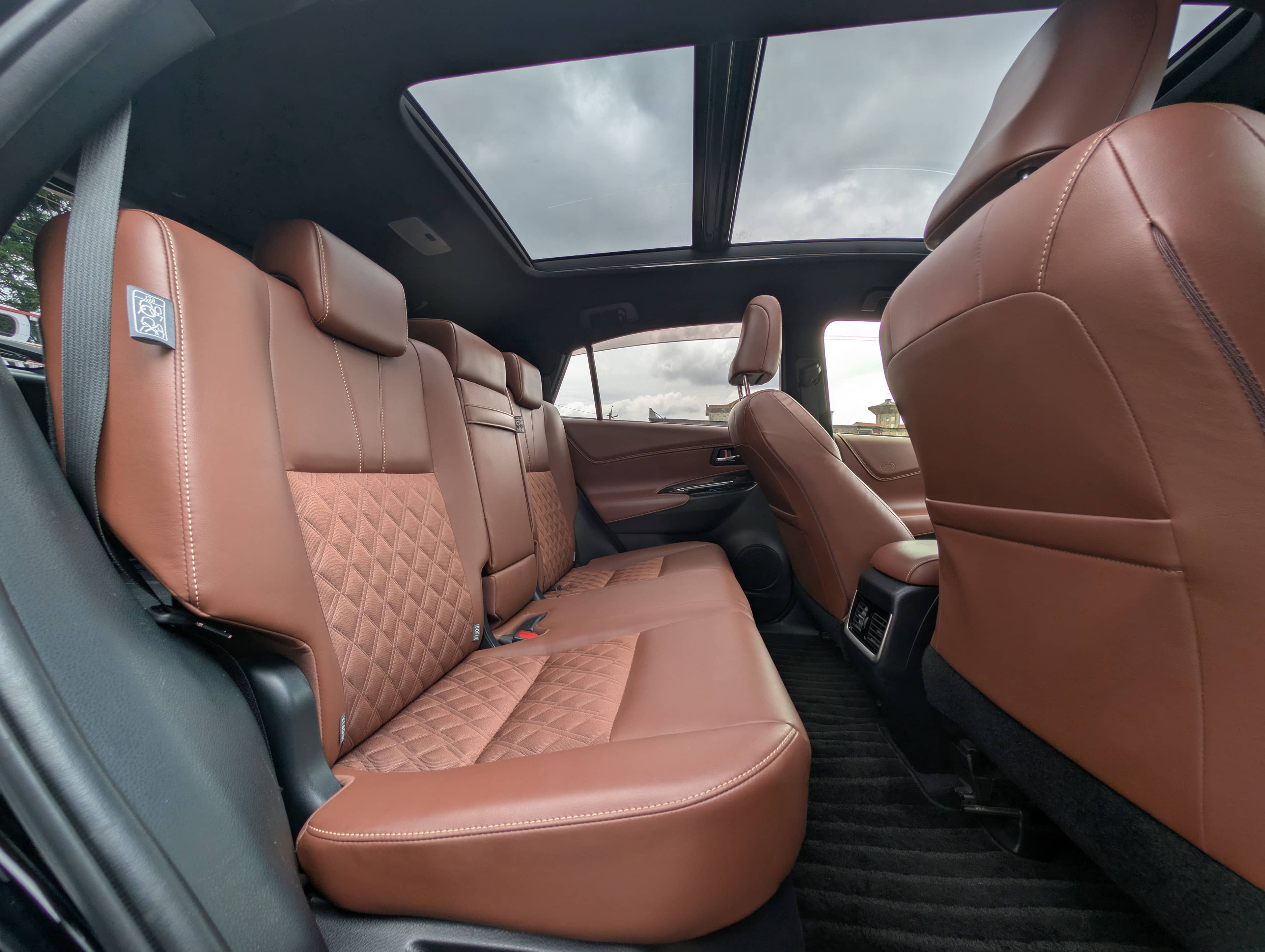 Car photo 7