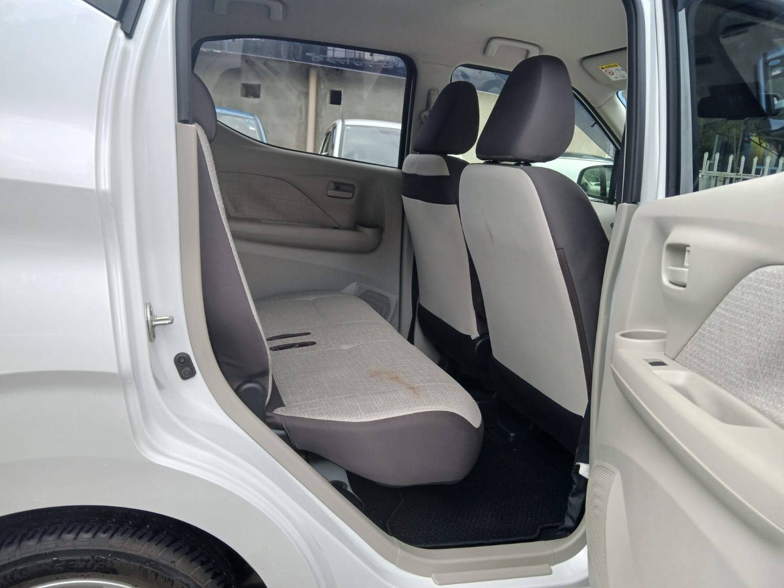 Car photo 11