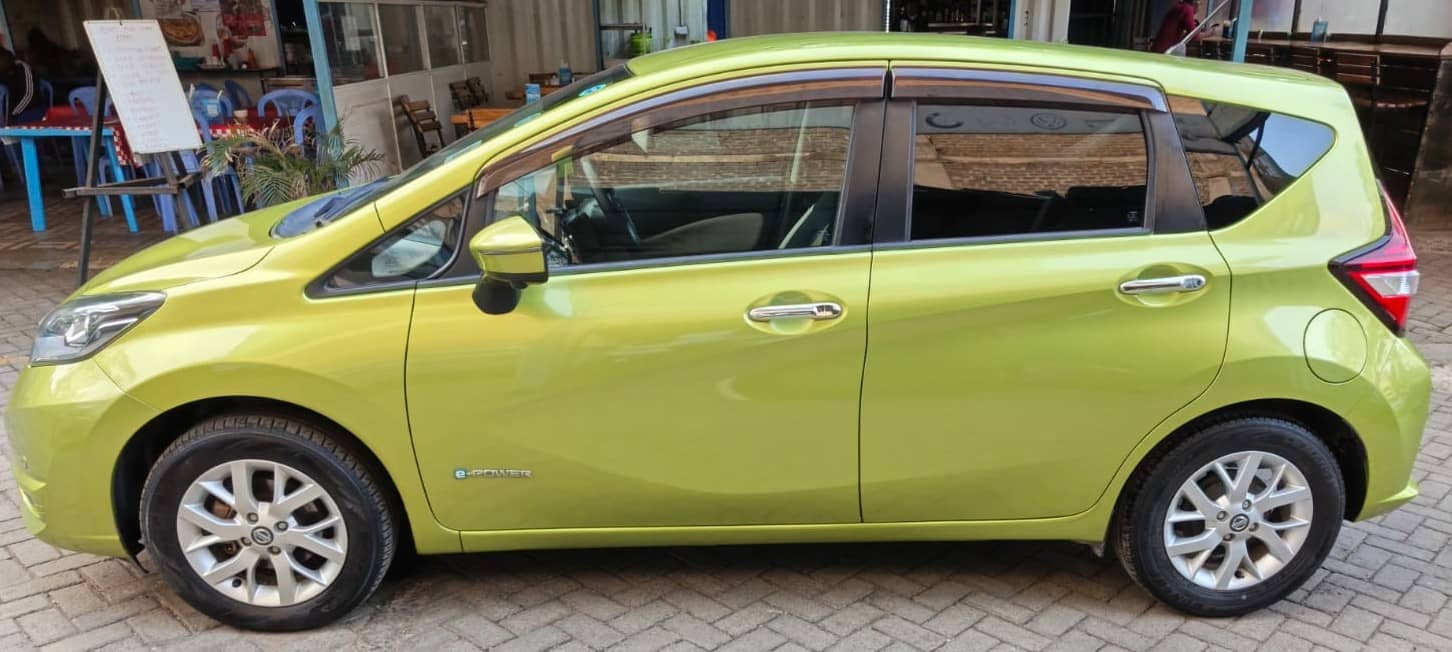 Car photo 9