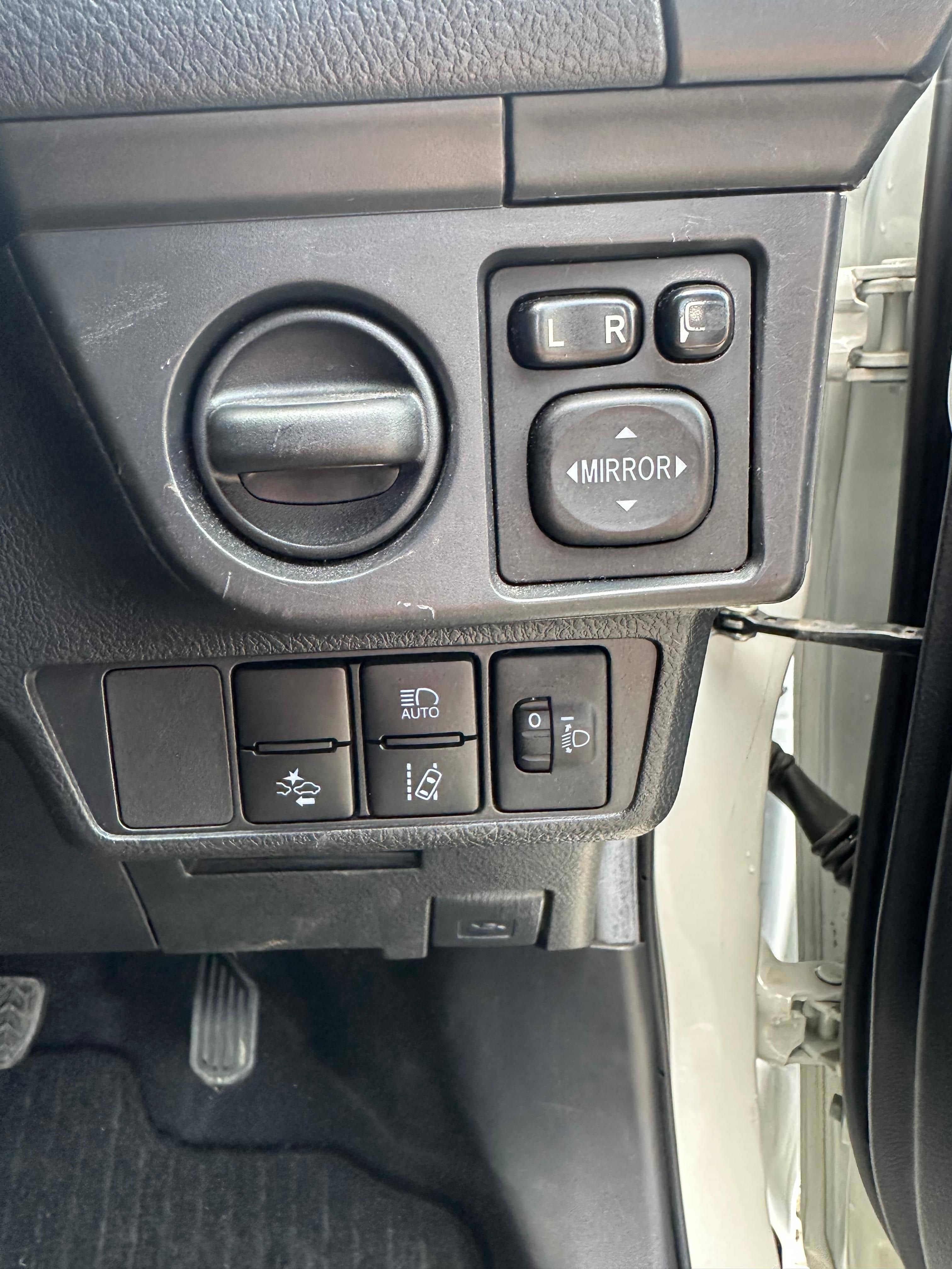 Car photo 9