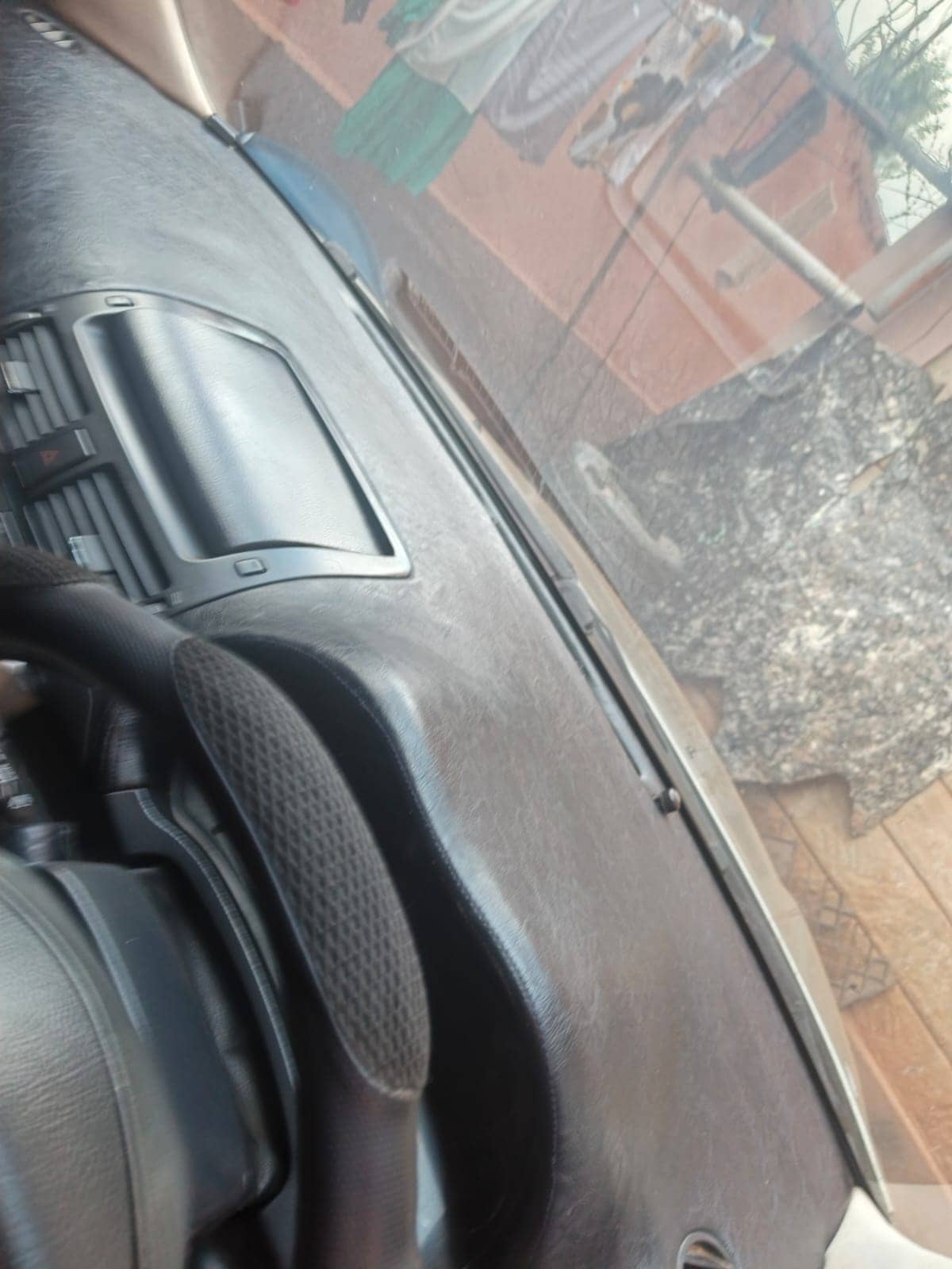 Car photo 12