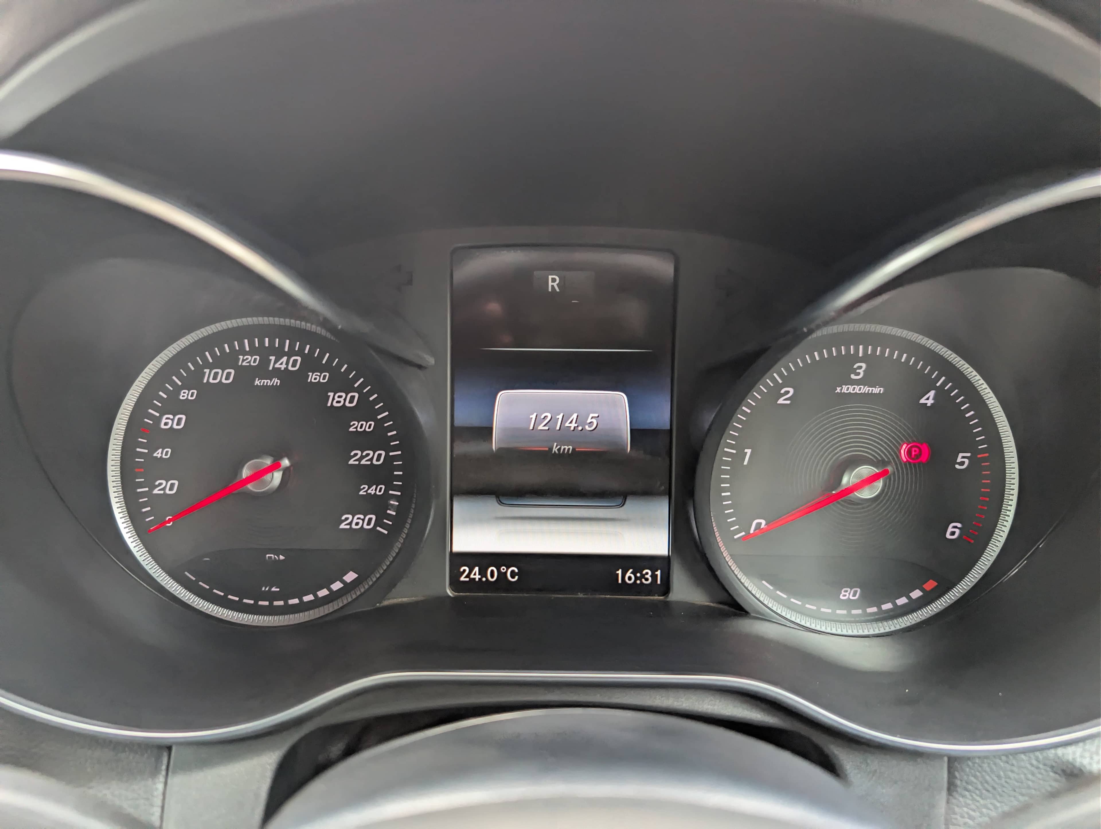 Car photo 10