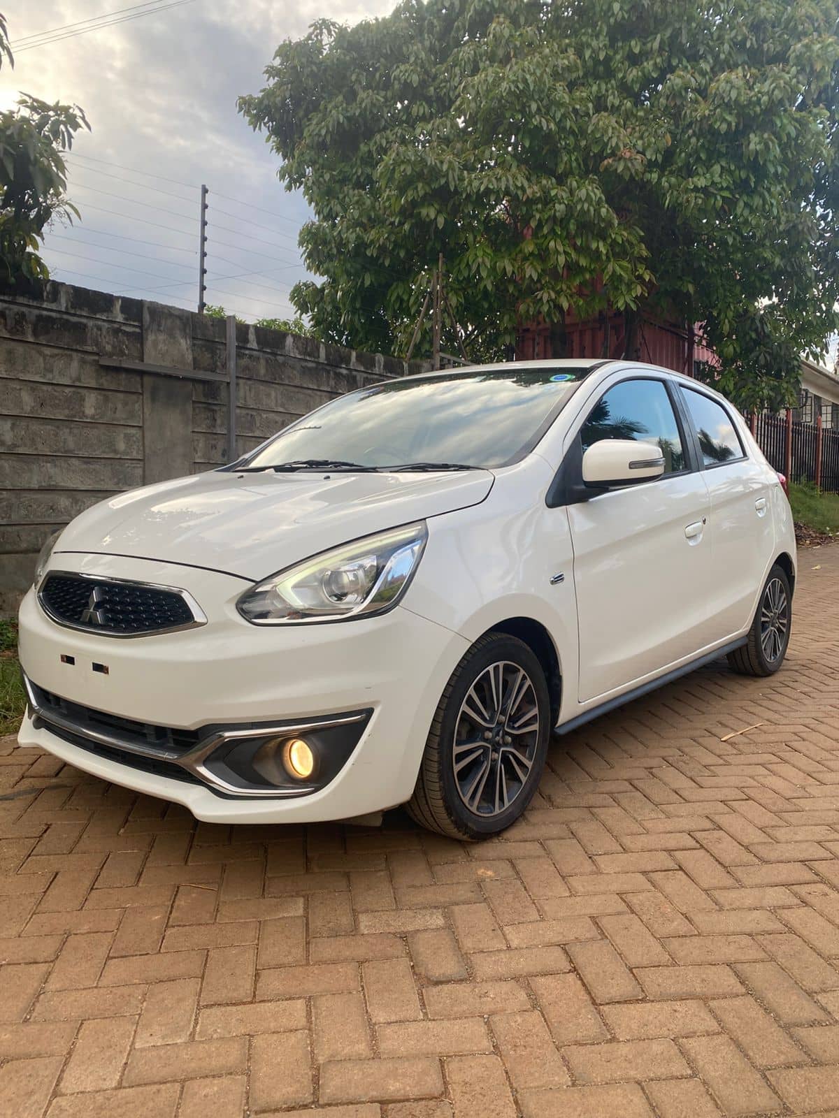 Car photo 4