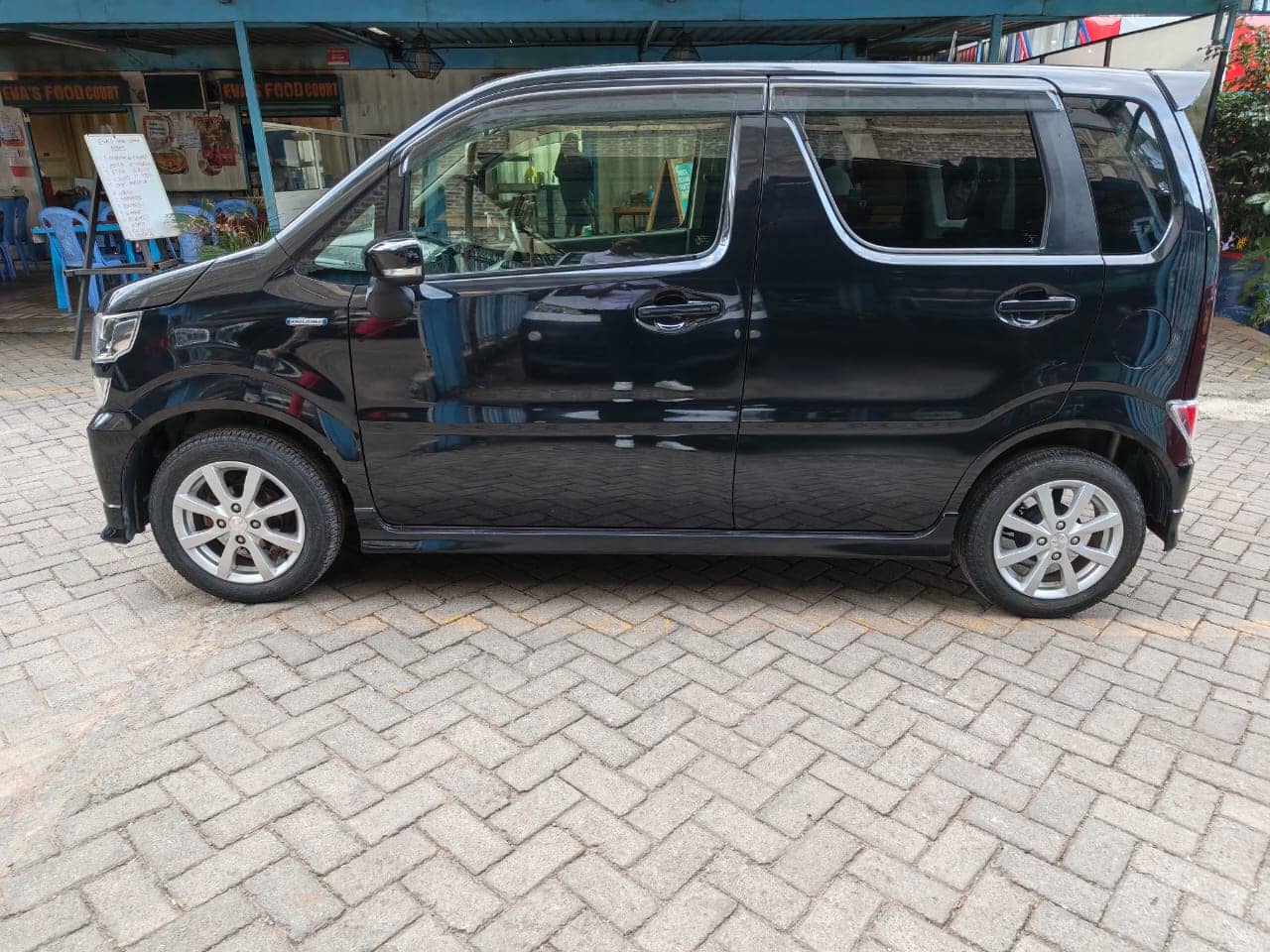 Car photo 6