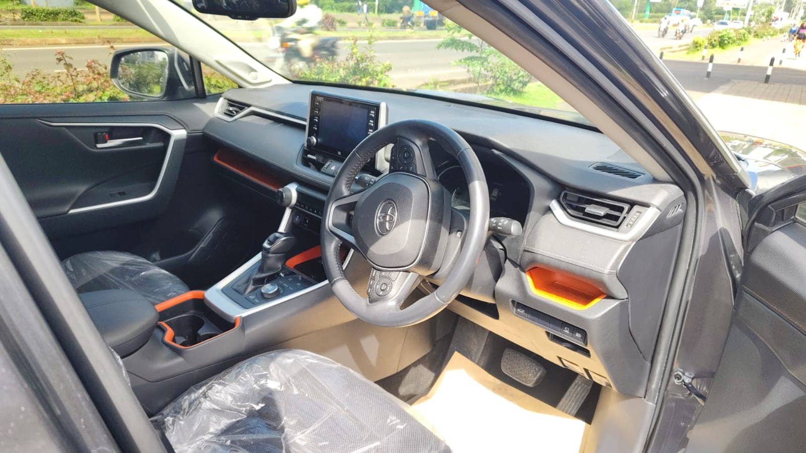 Car photo 7