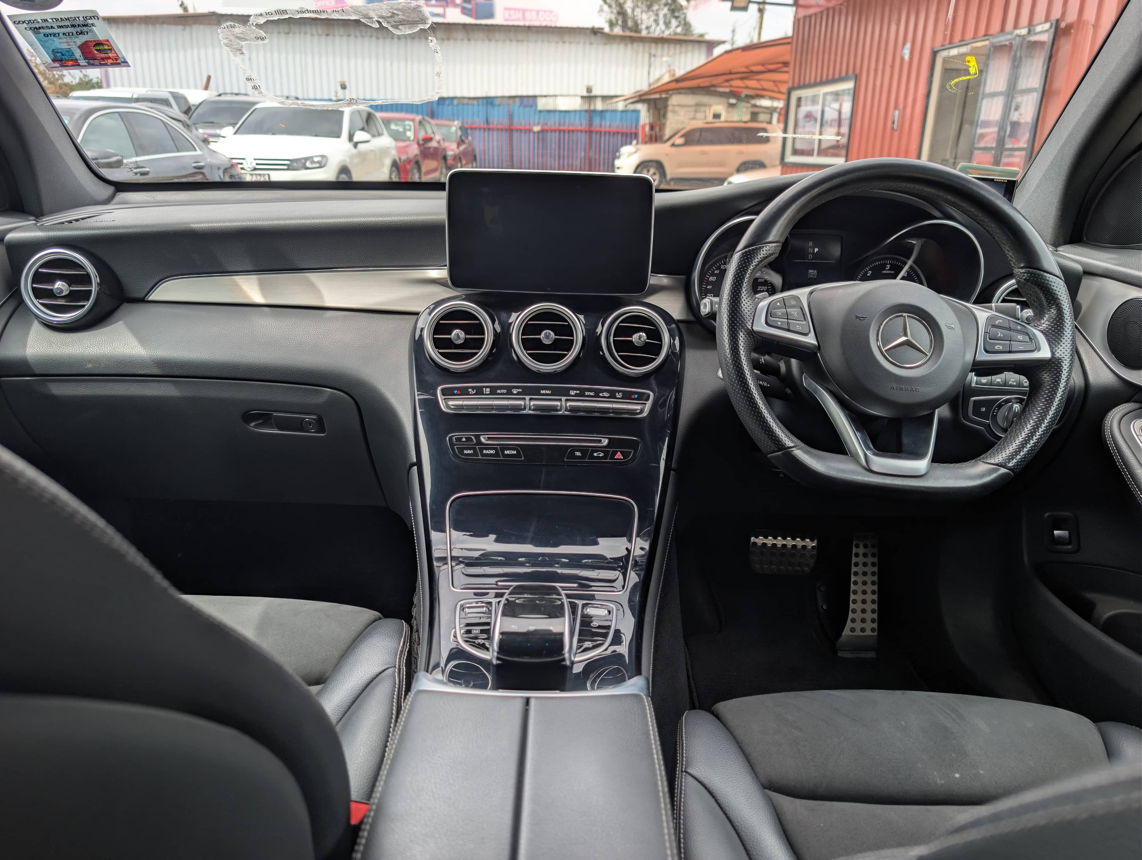 Car photo 9