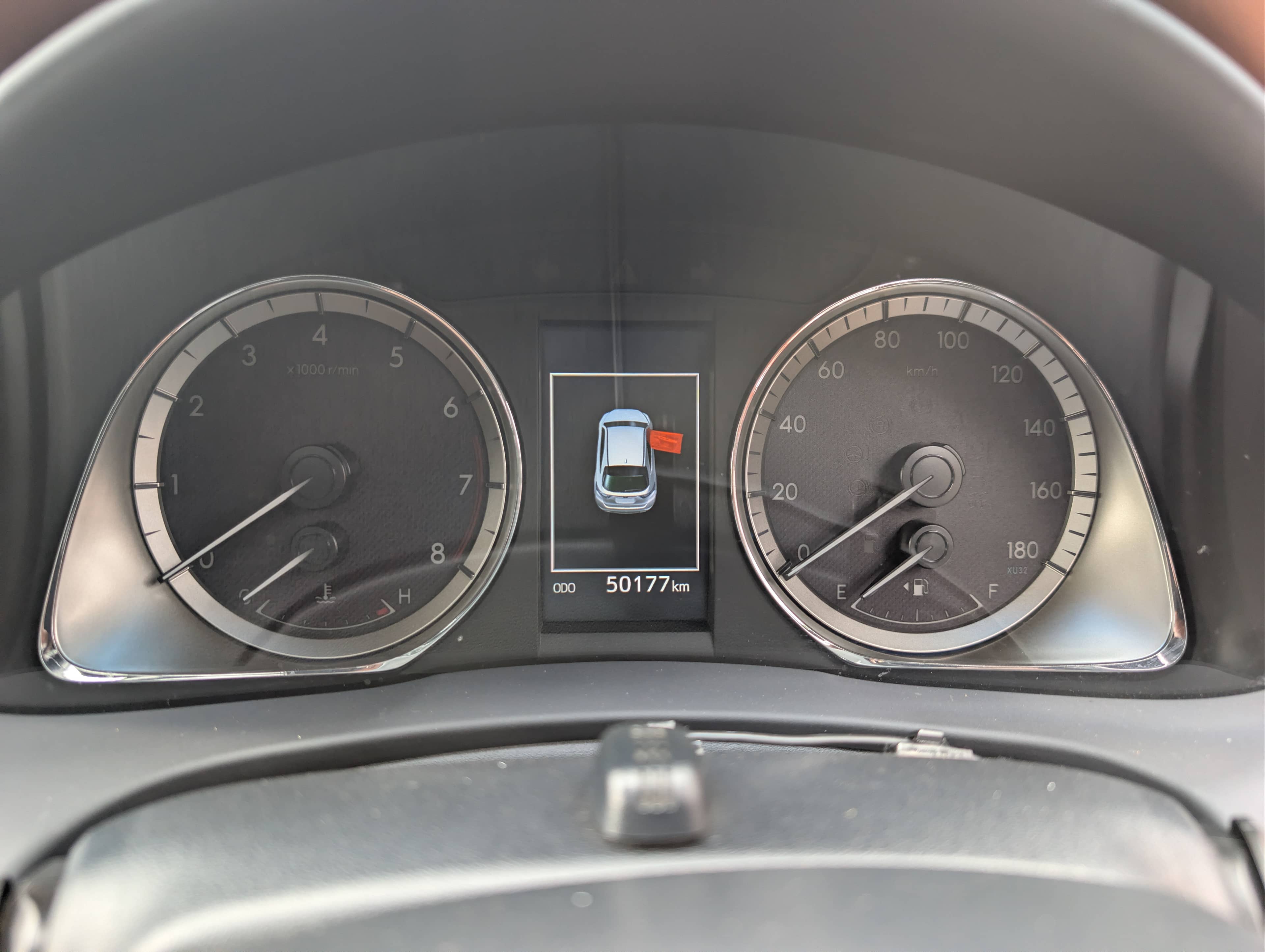 Car photo 10