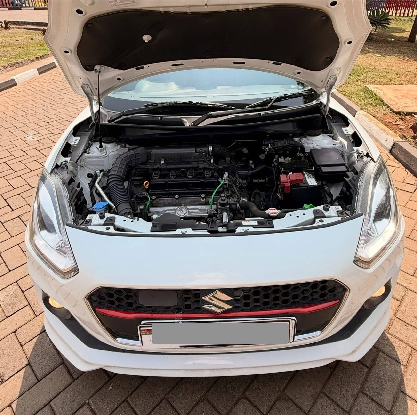 Car photo 8