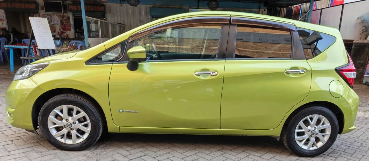 Car photo 8