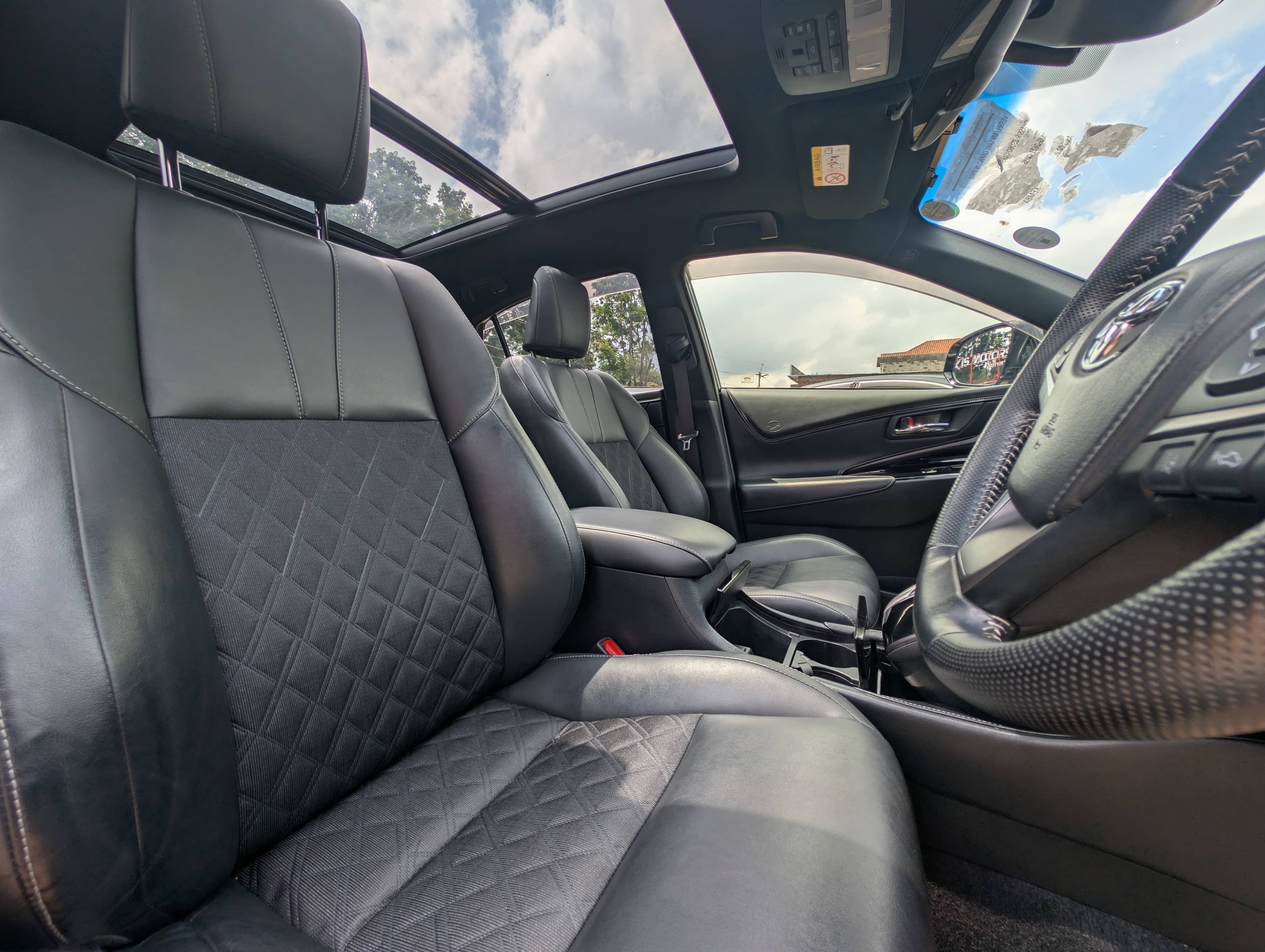 Car photo 8