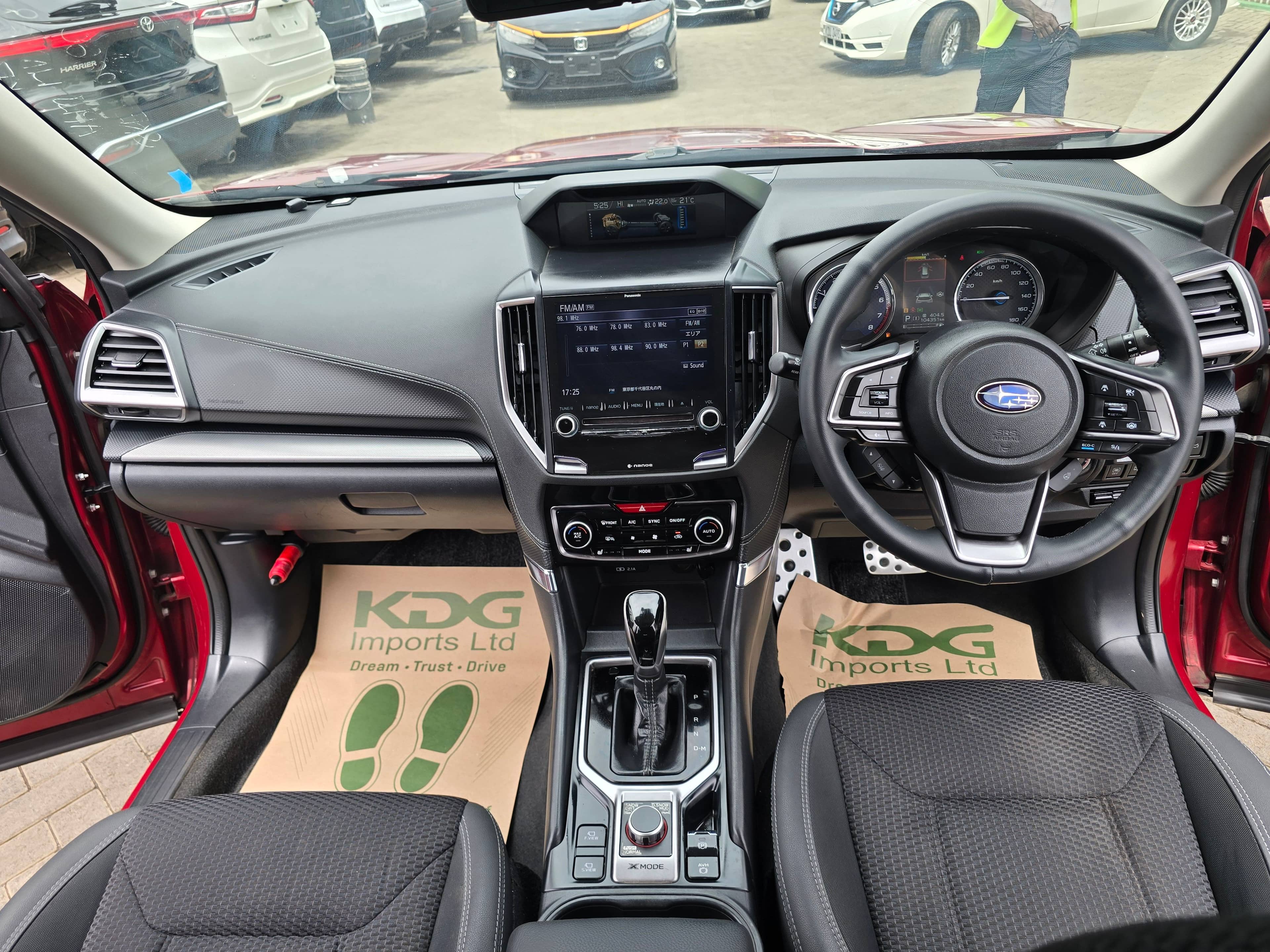 Car photo 10