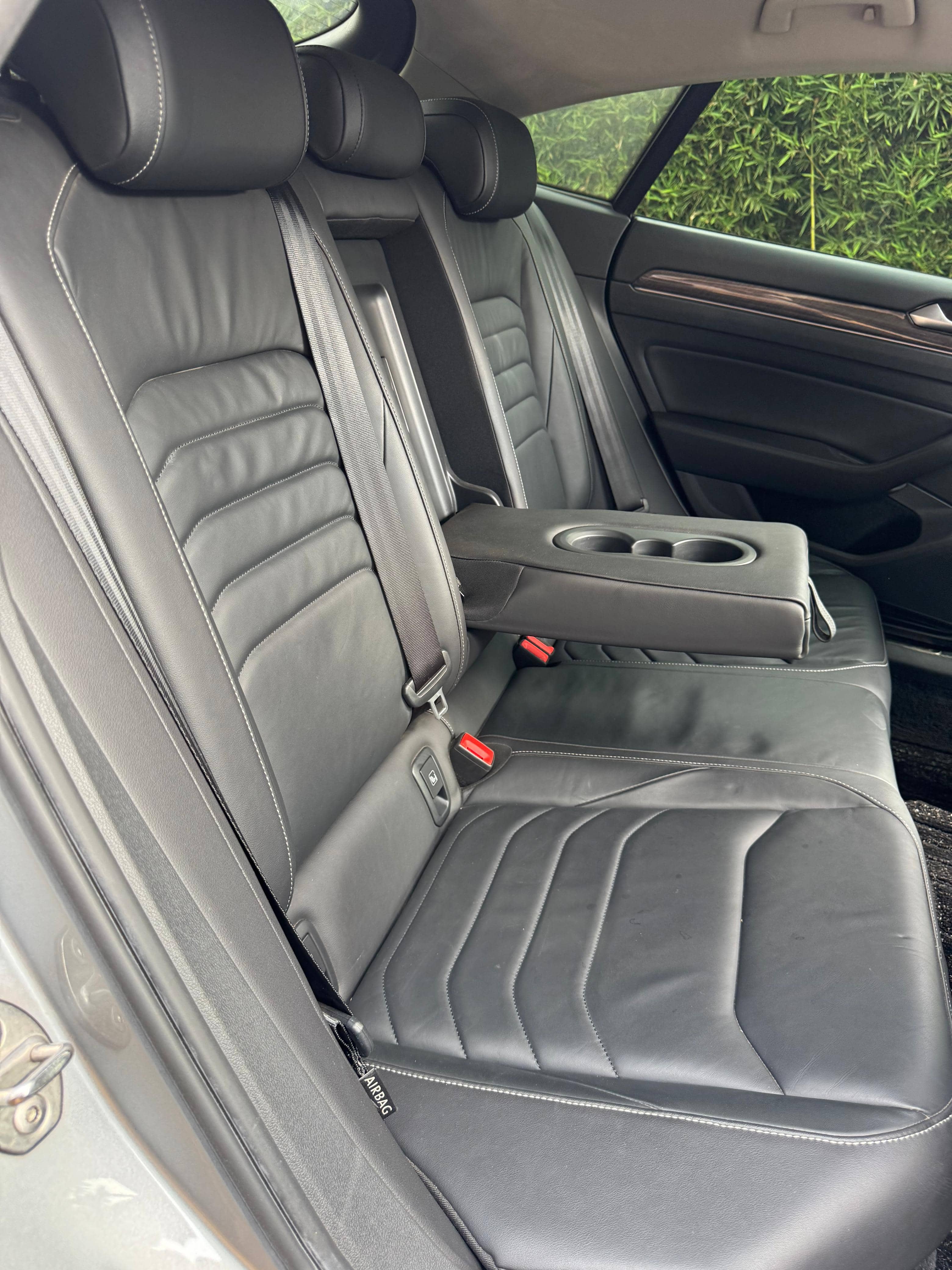 Car photo 10