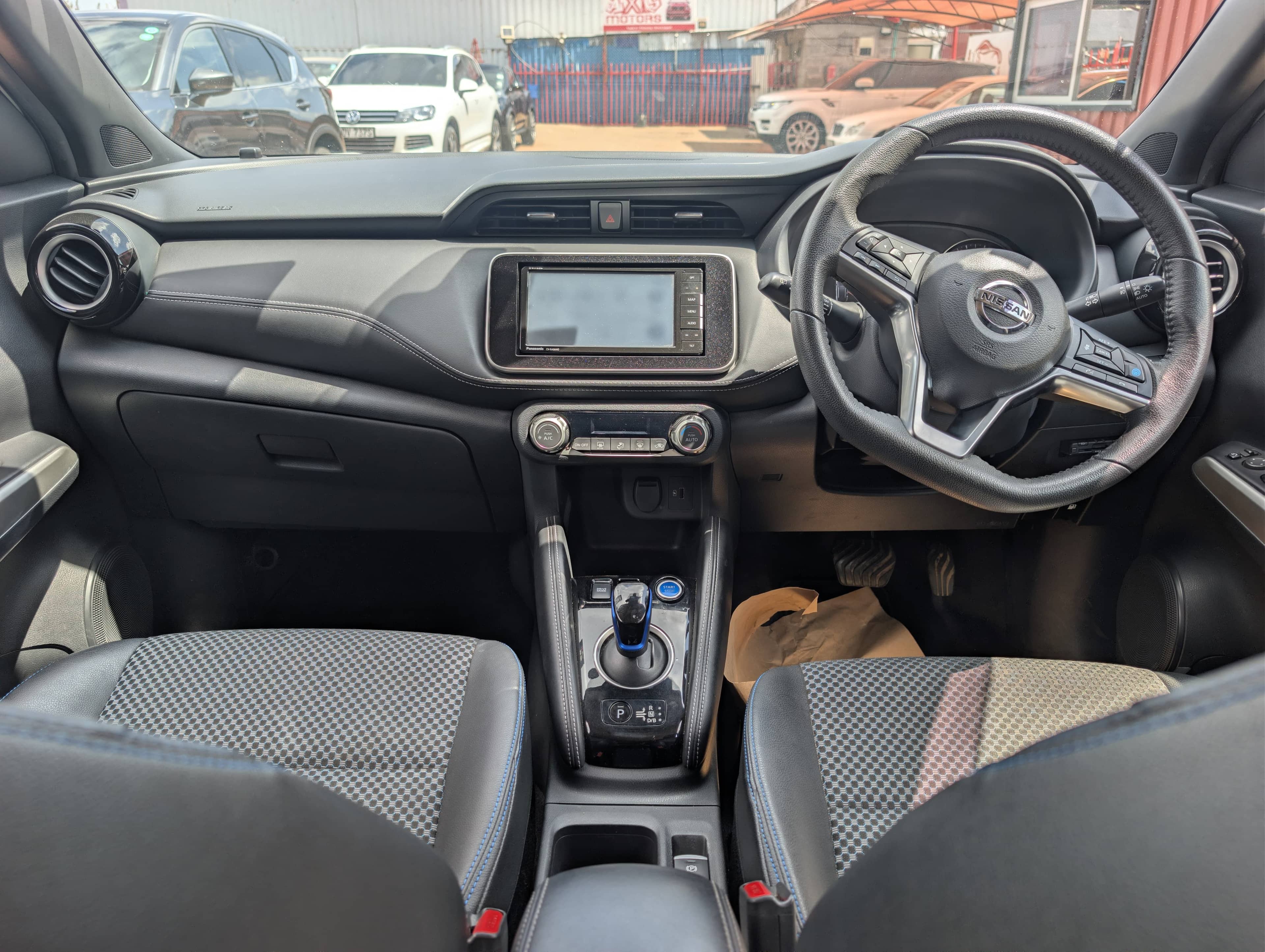Car photo 9