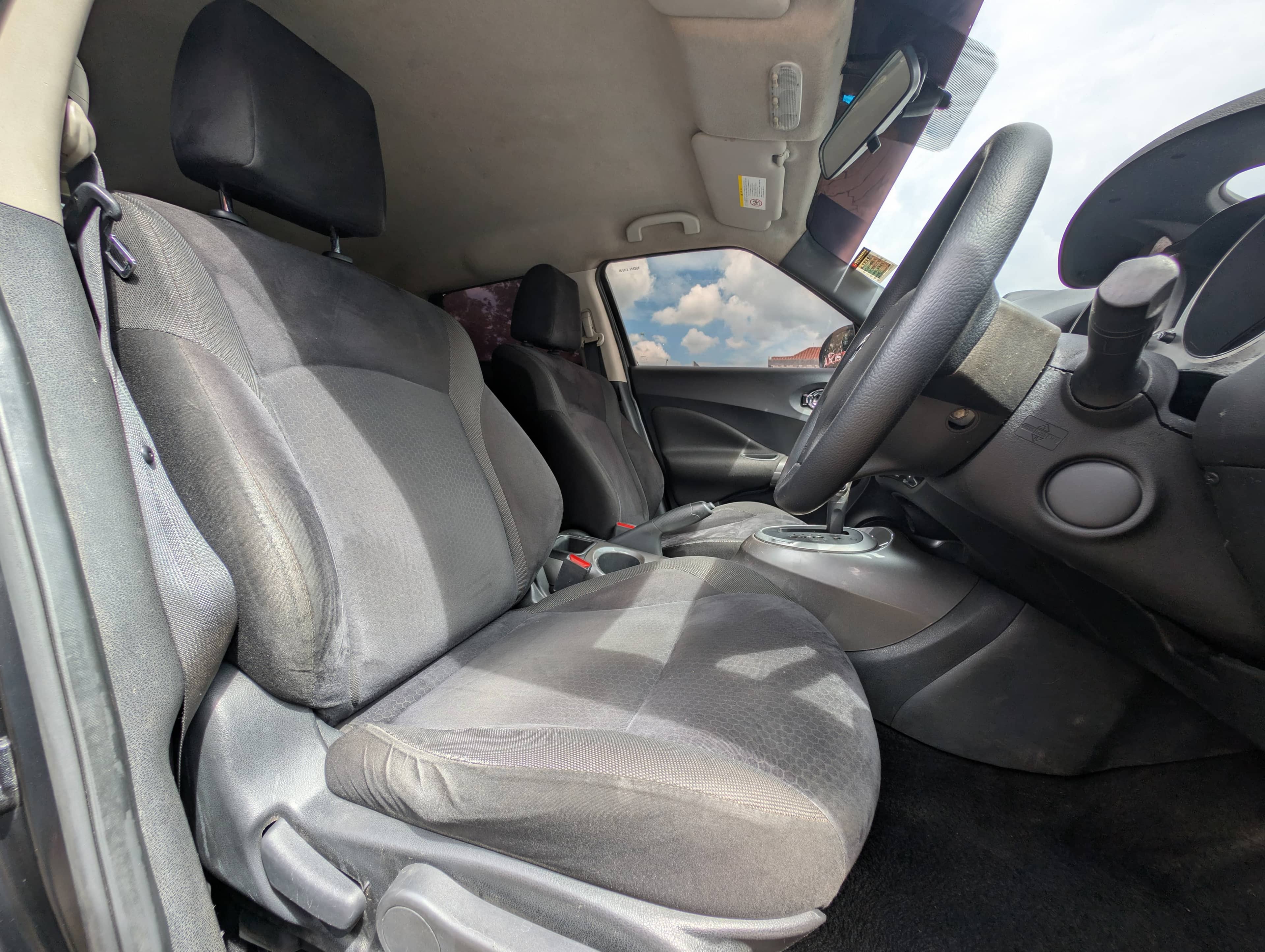 Car photo 8