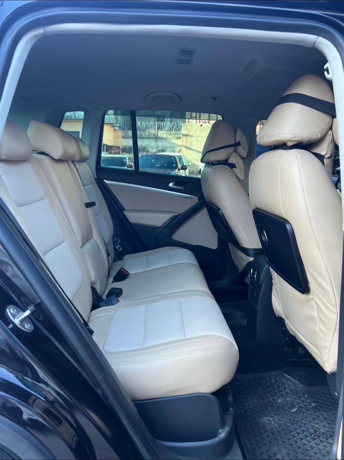 Car photo 5