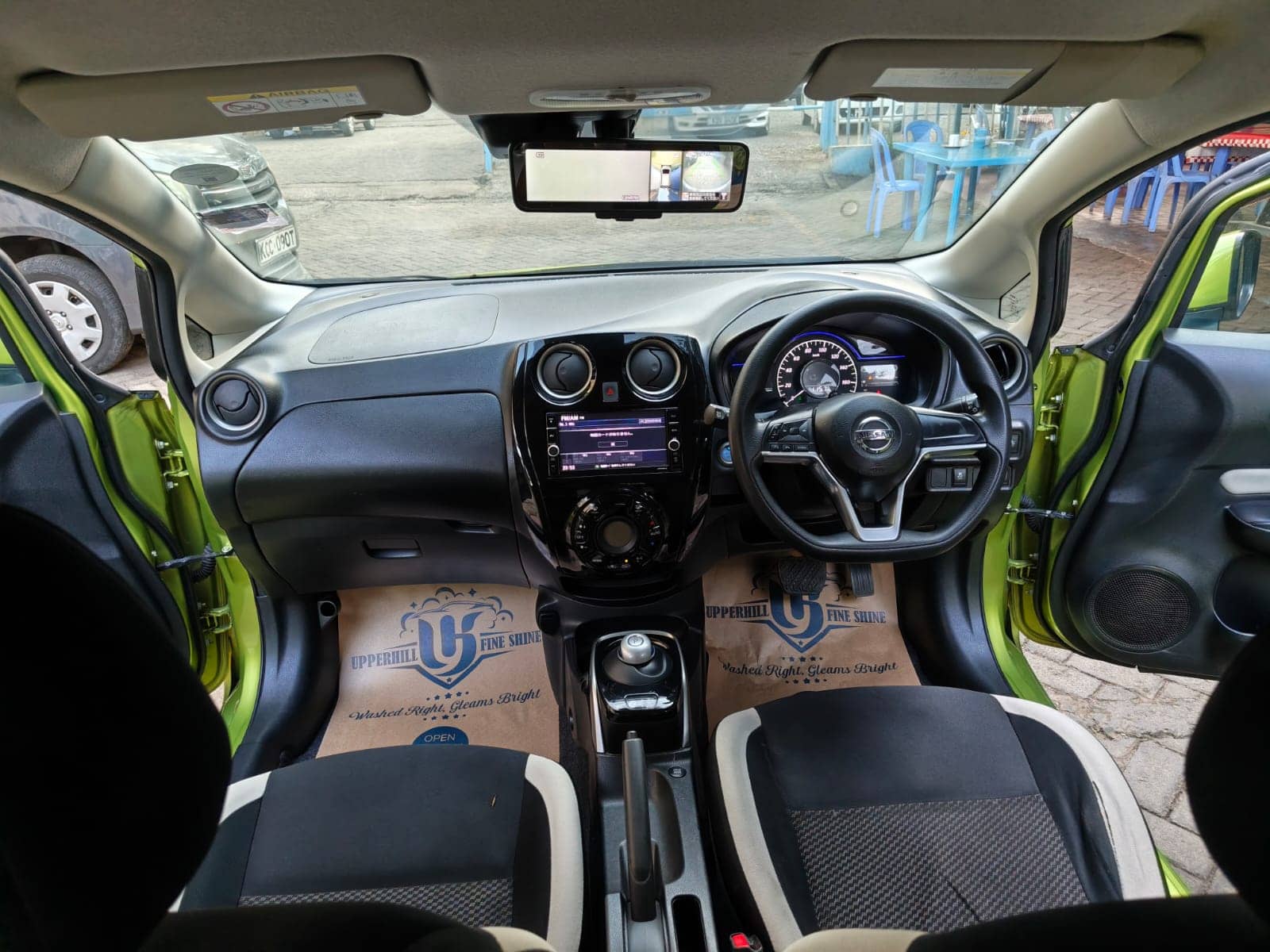 Car photo 10