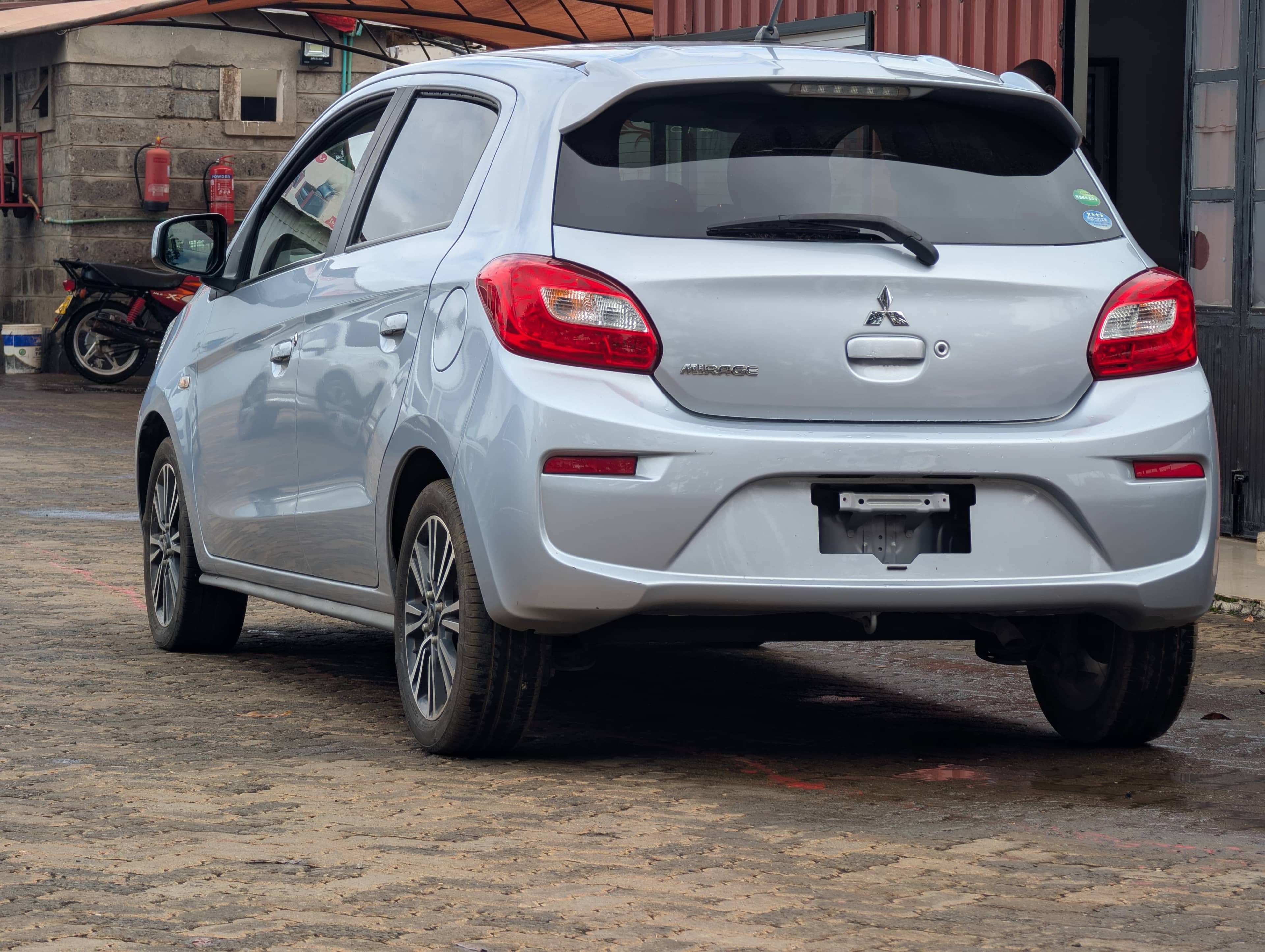 Car photo 5