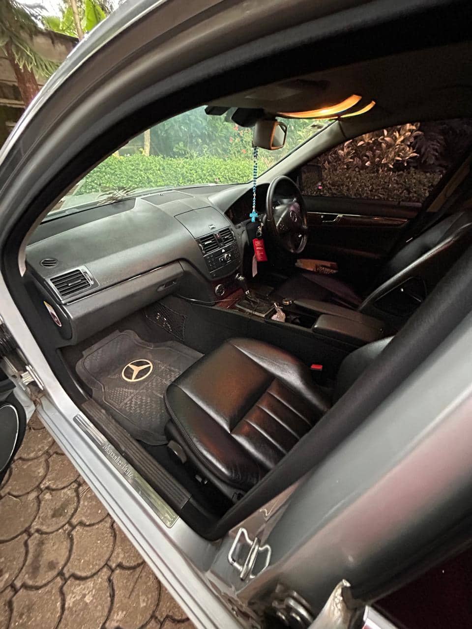 Car photo 5
