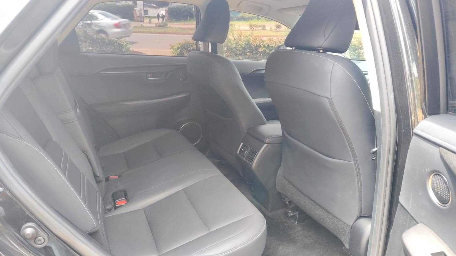 Car photo 11