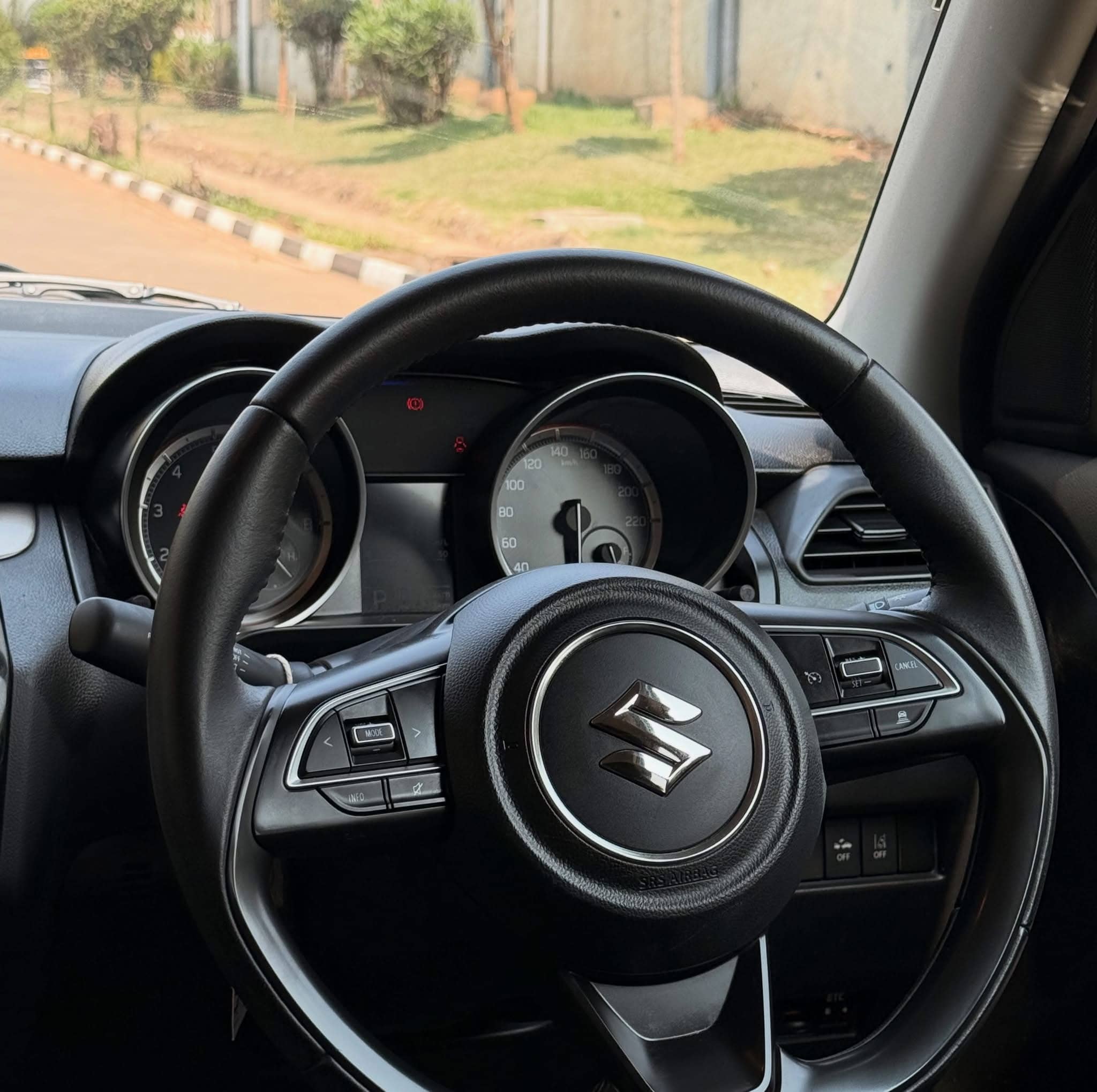 Car photo 6