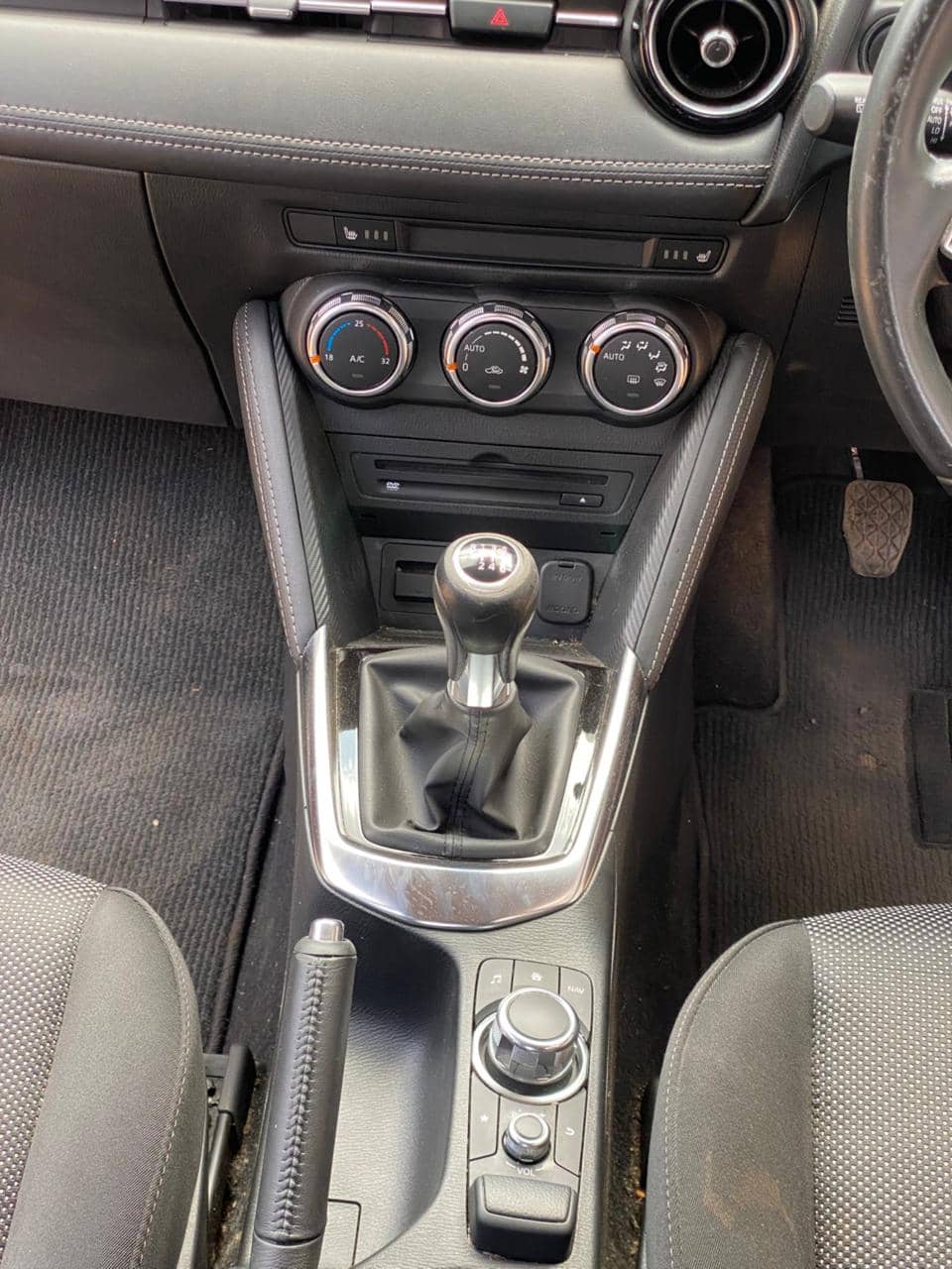 Car photo 7