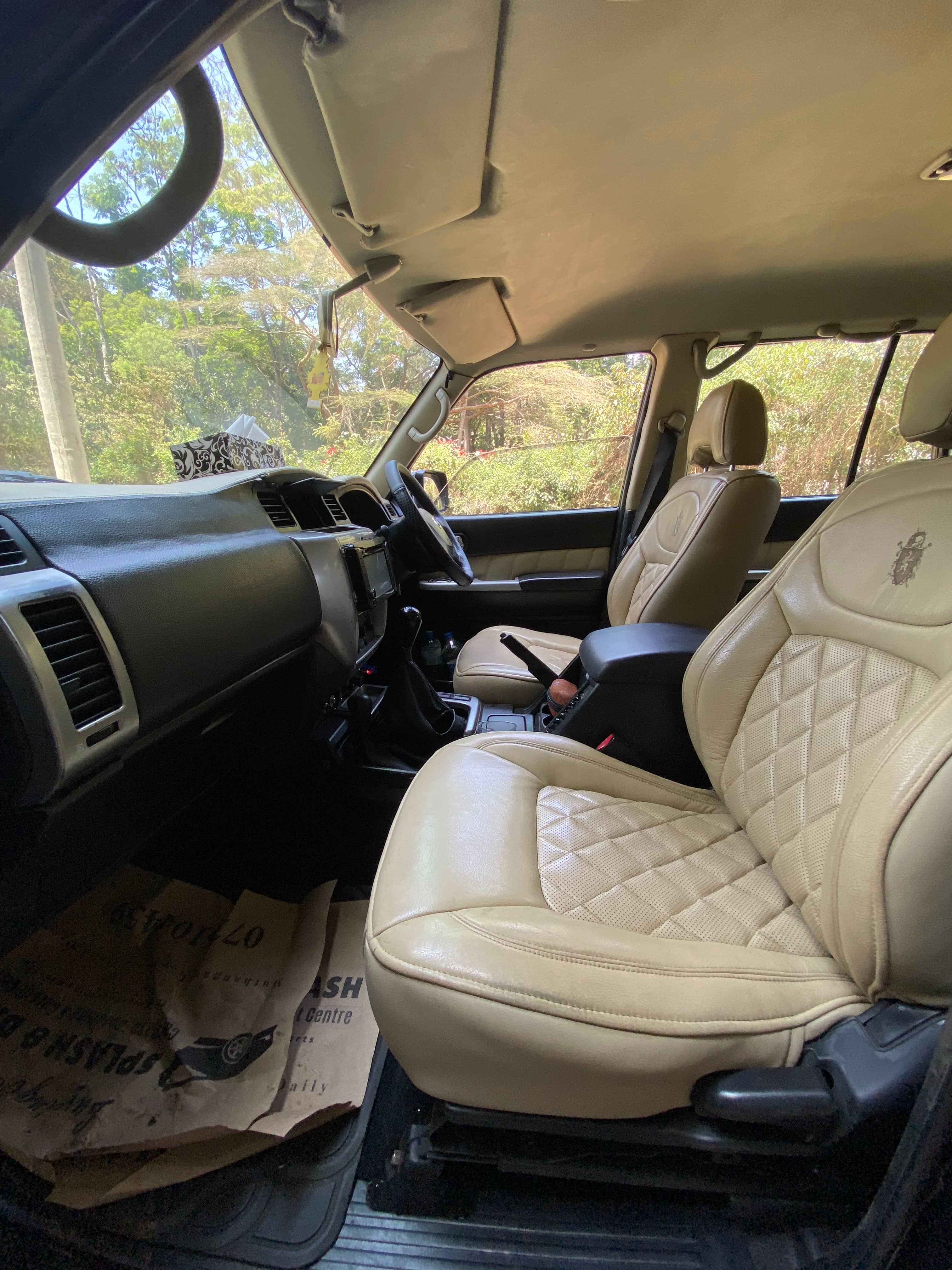 Car photo 10