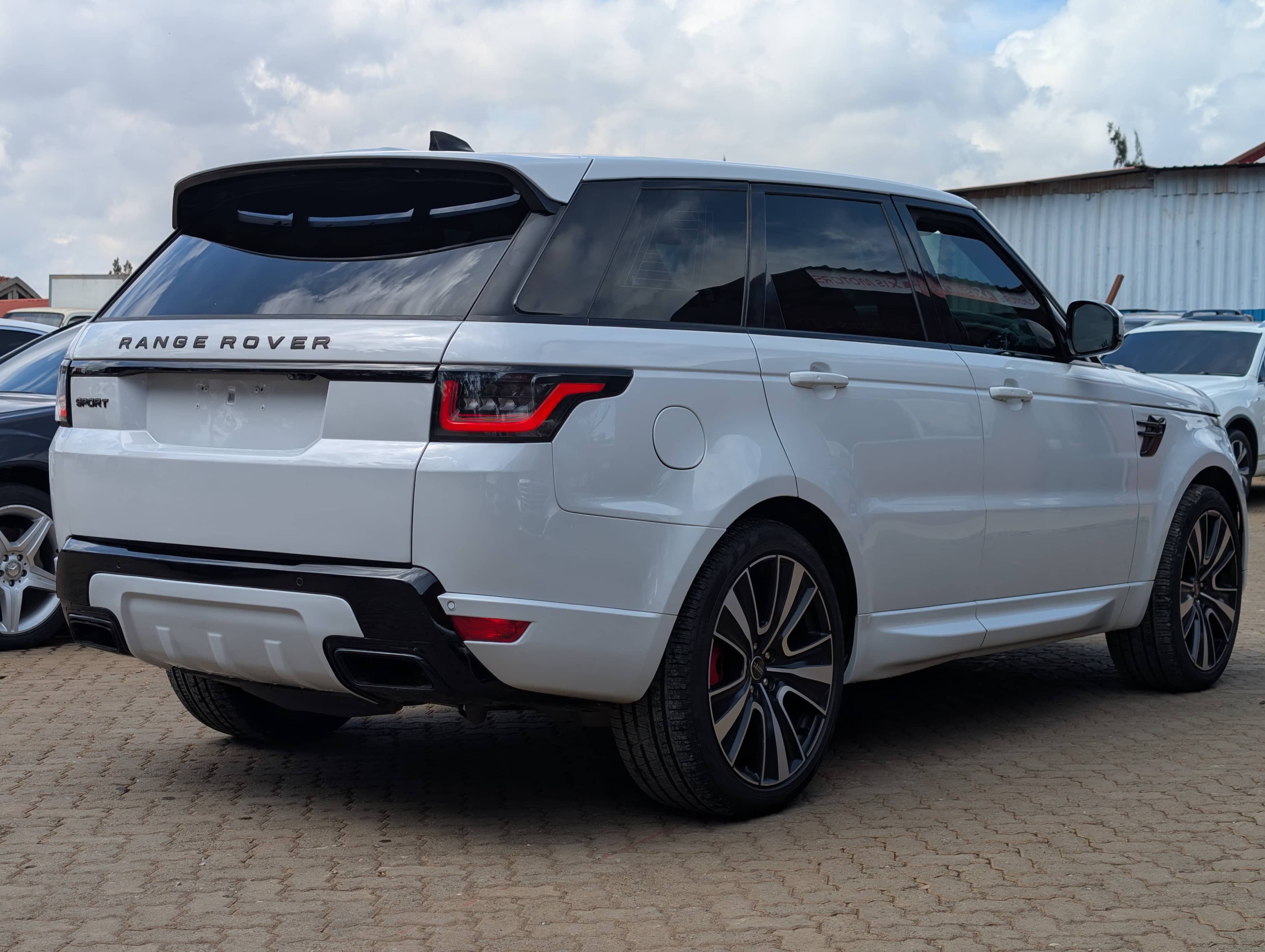 Car photo 5