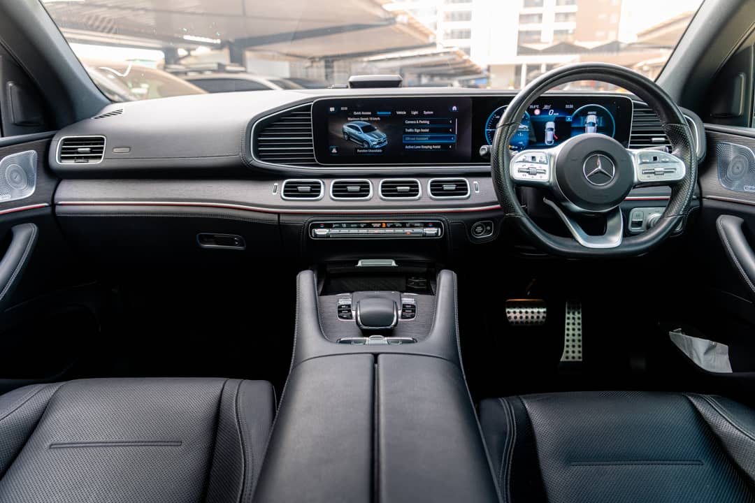 Car photo 7