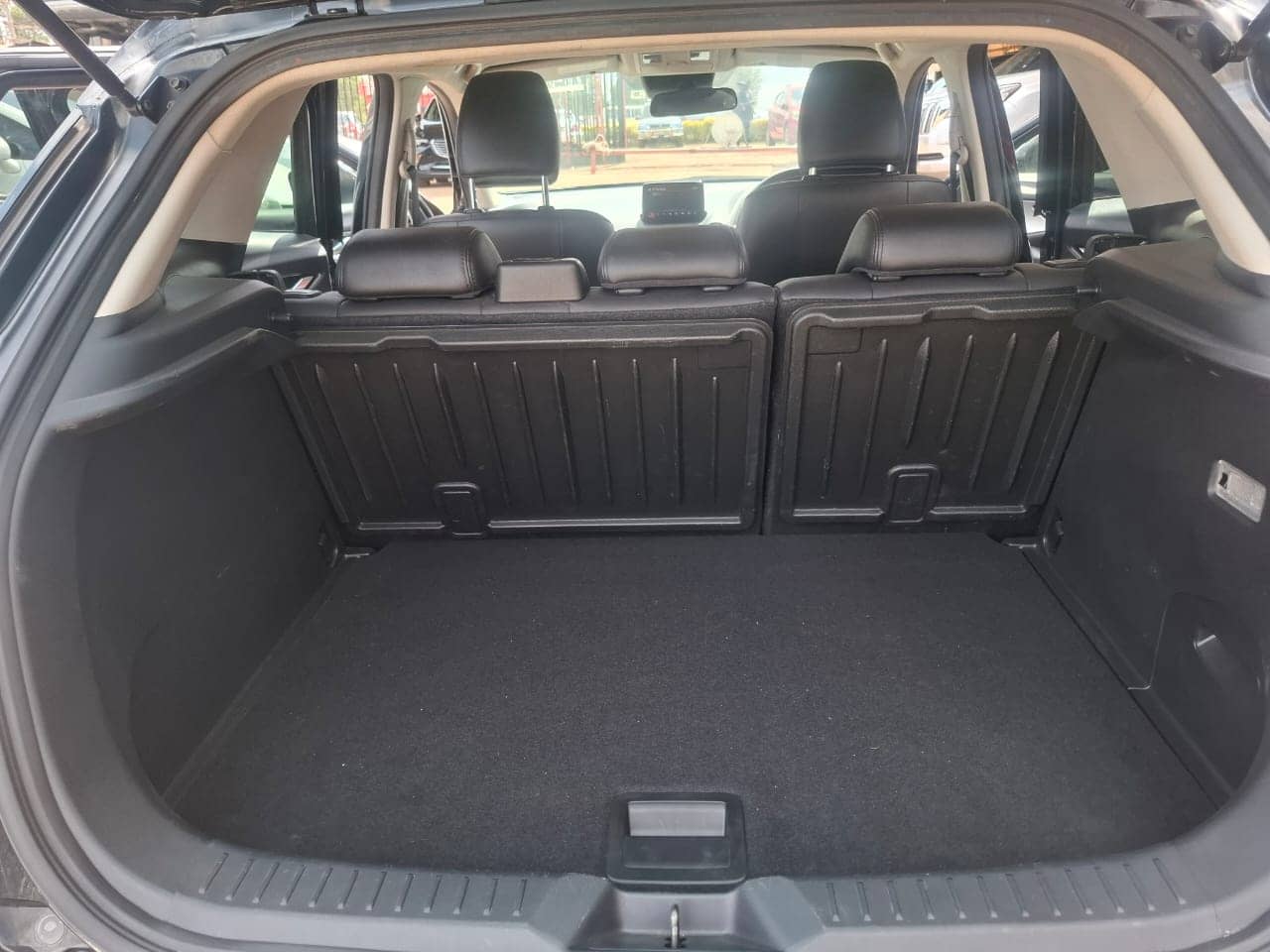 Car photo 7
