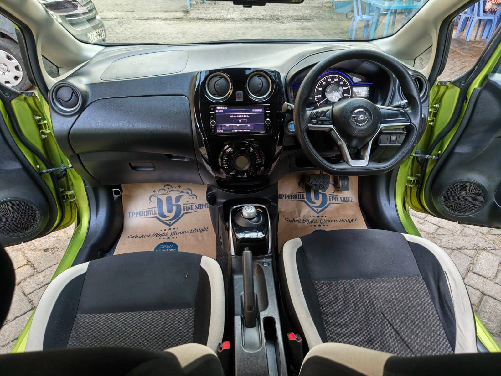 Car photo 12