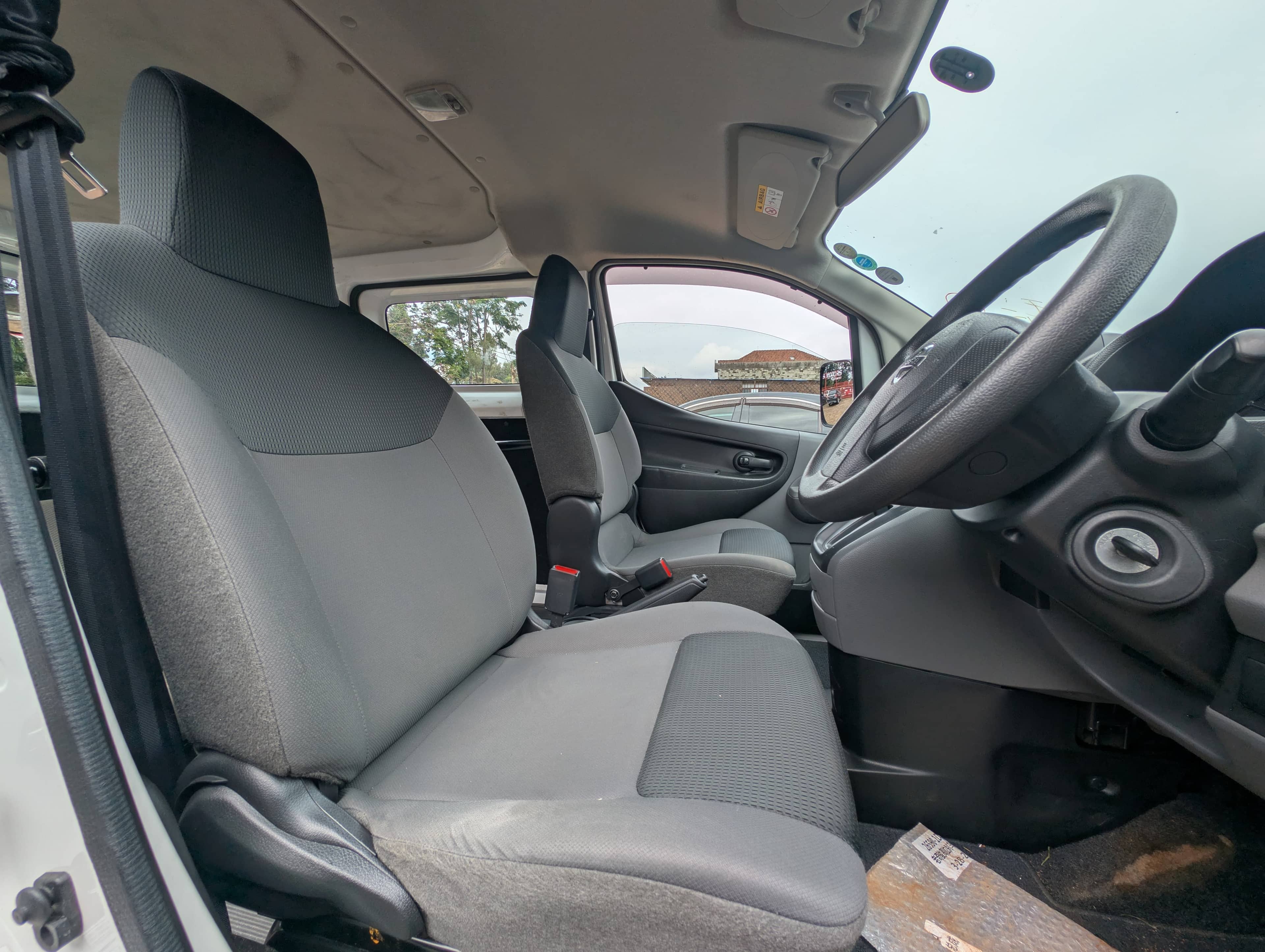 Car photo 8