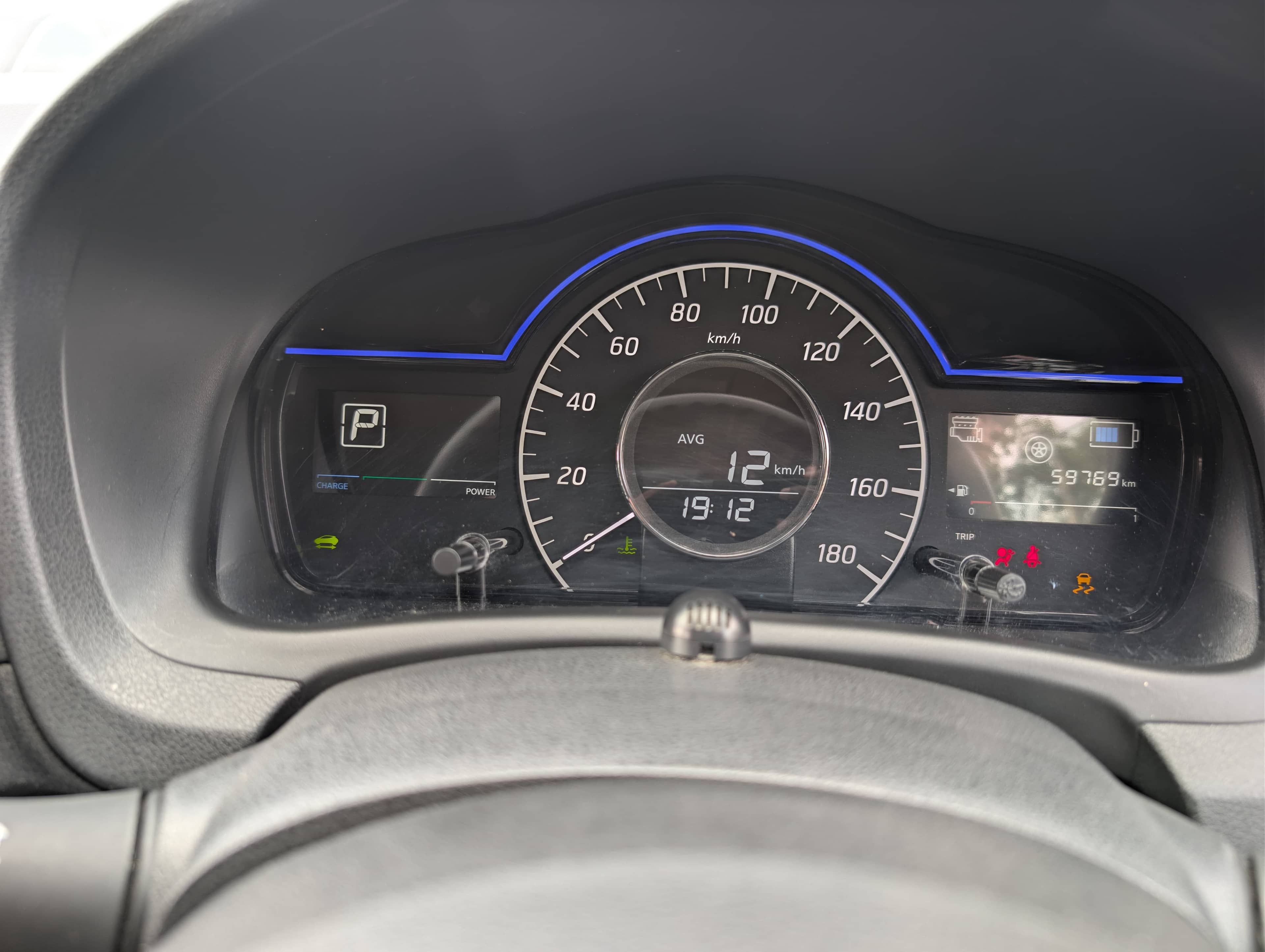 Car photo 10