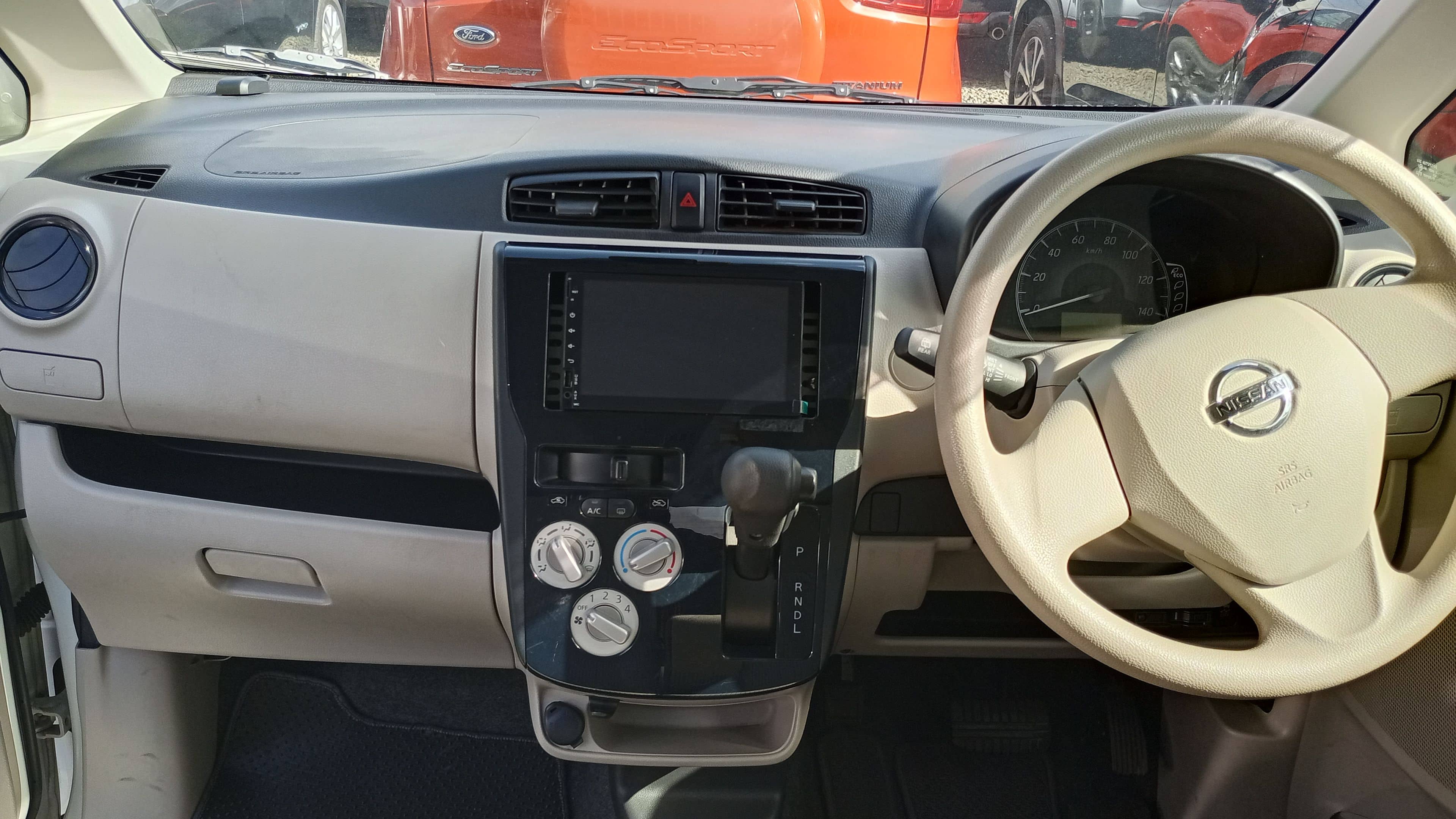 Car photo 9