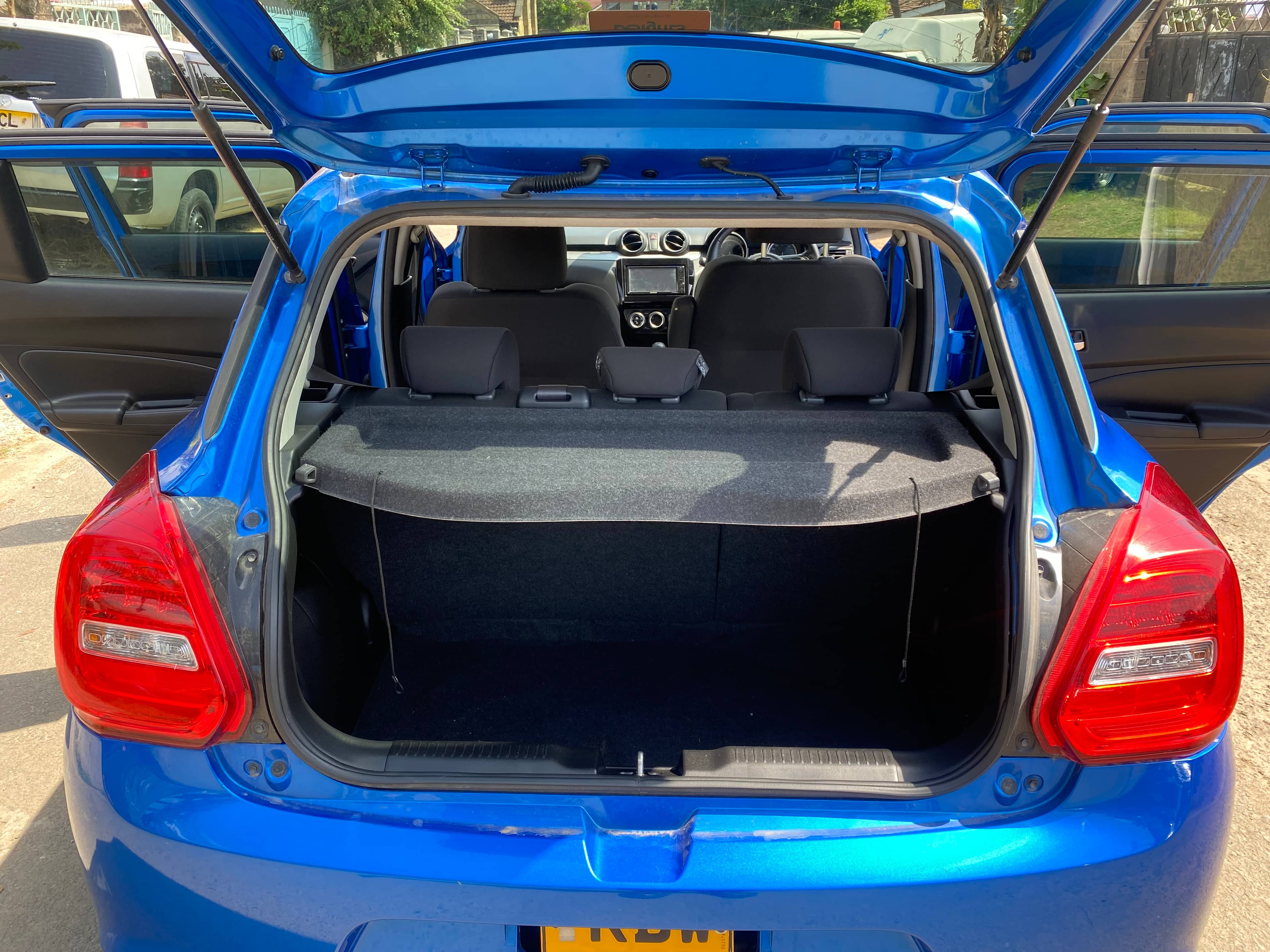 Car photo 7