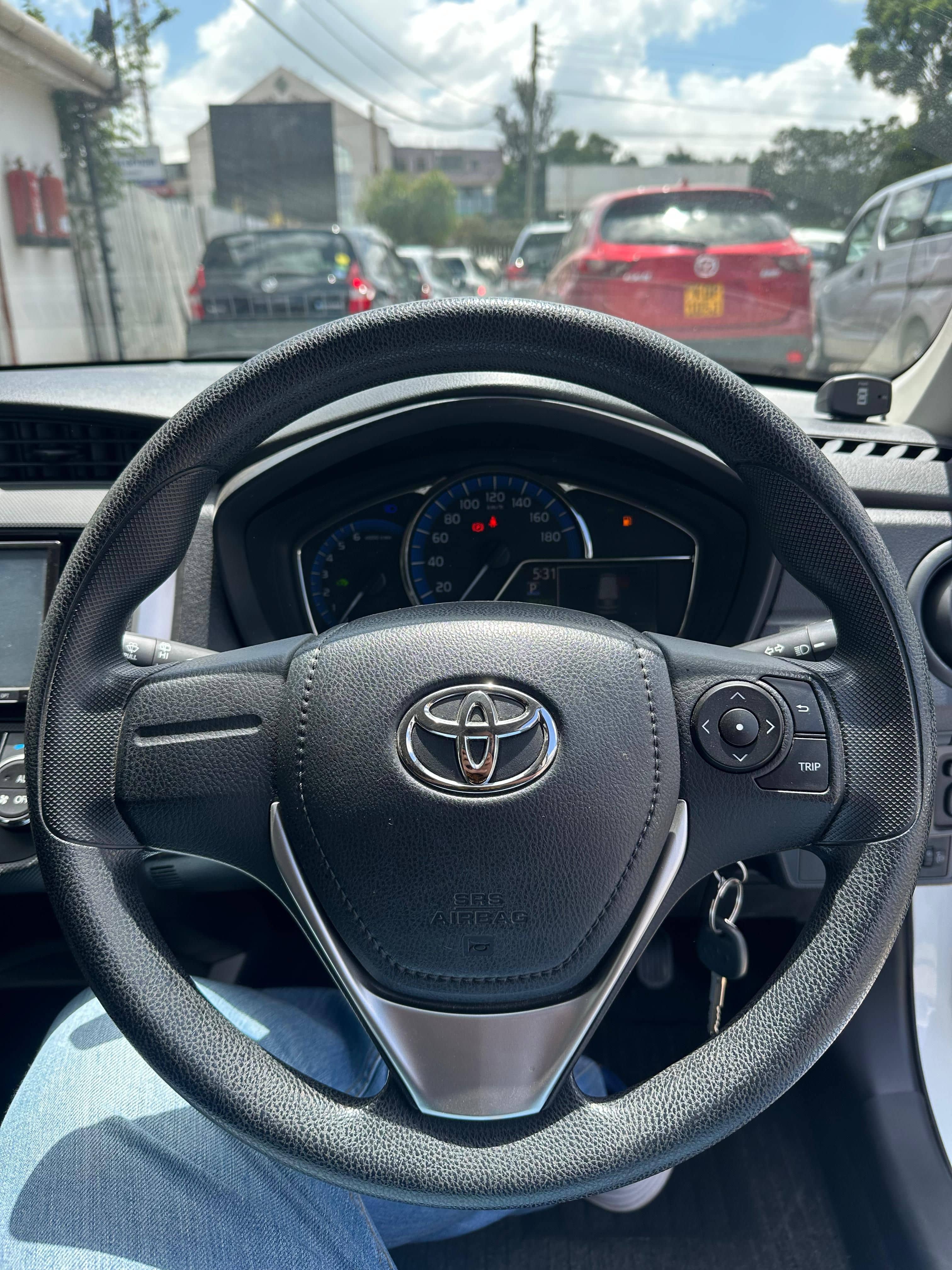 Car photo 8