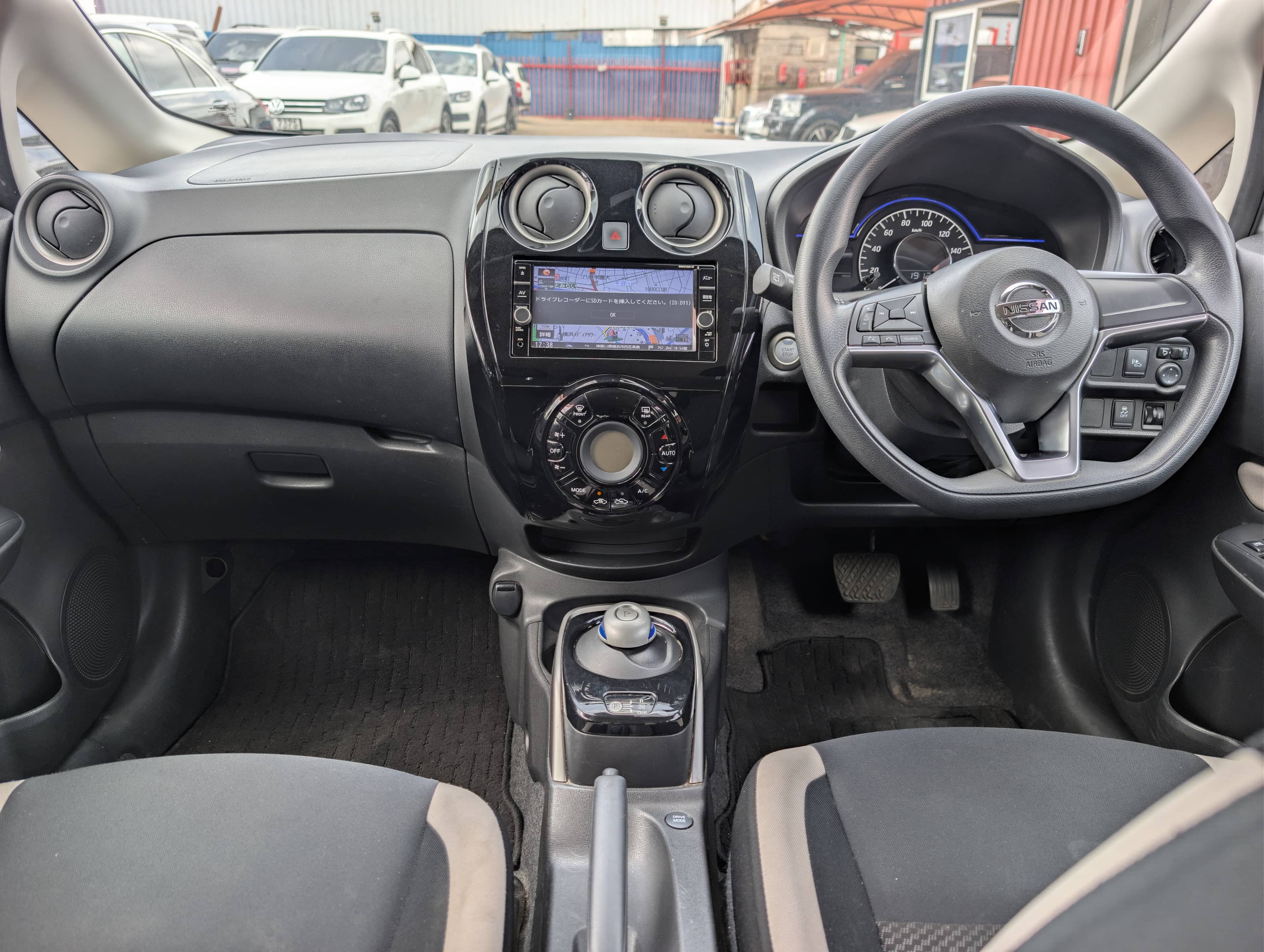 Car photo 9